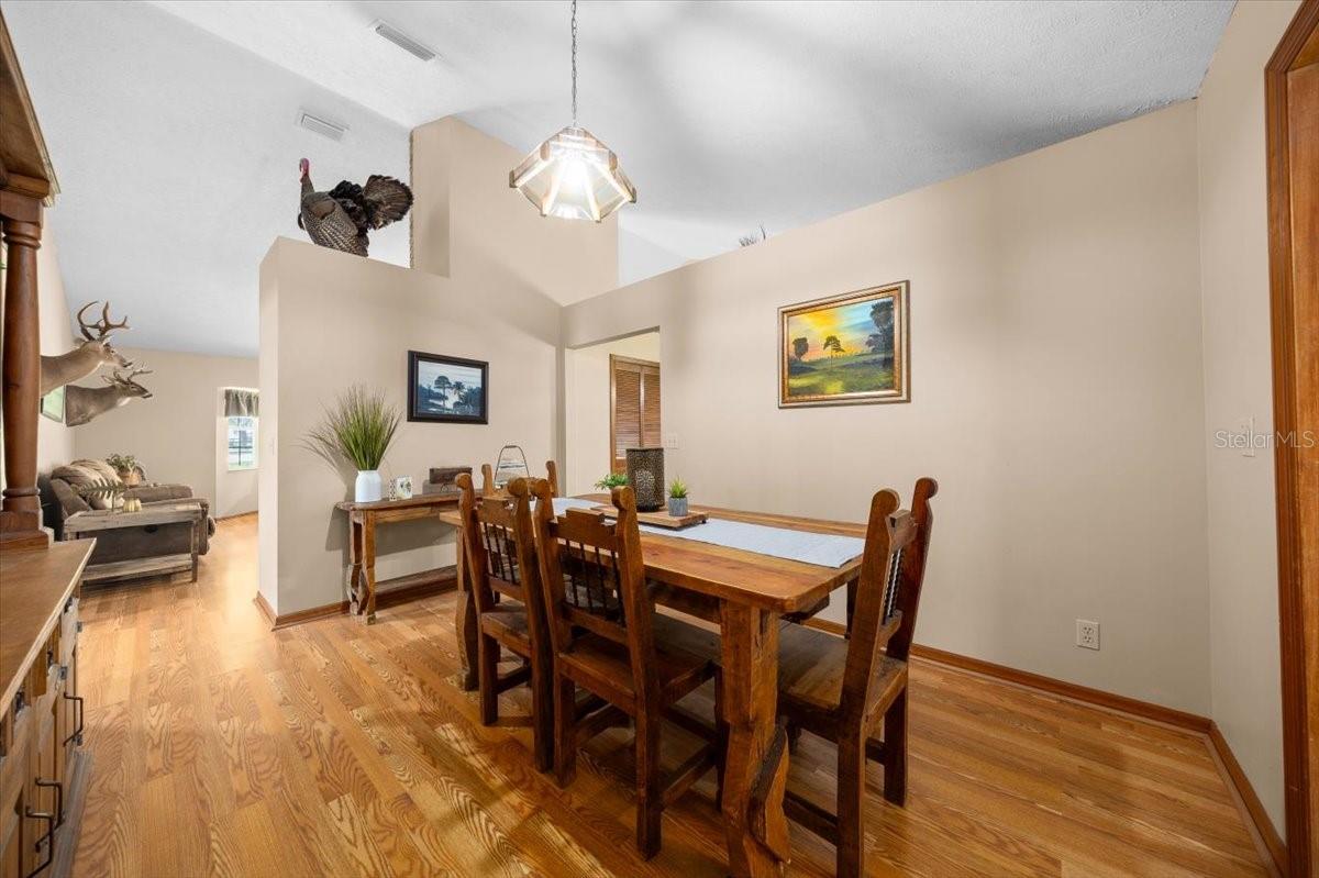 Listing photo id 26 for 26 Count Fleet Drive