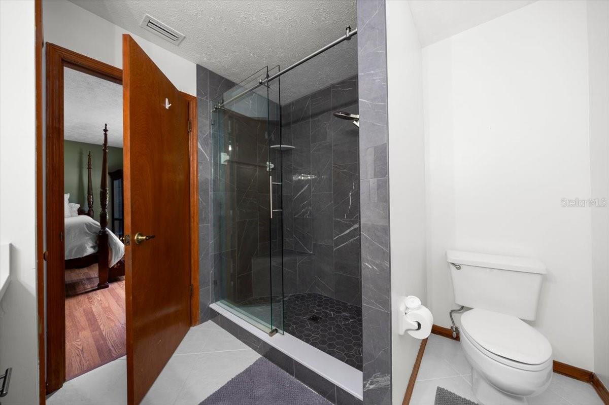 Listing photo id 30 for 26 Count Fleet Drive