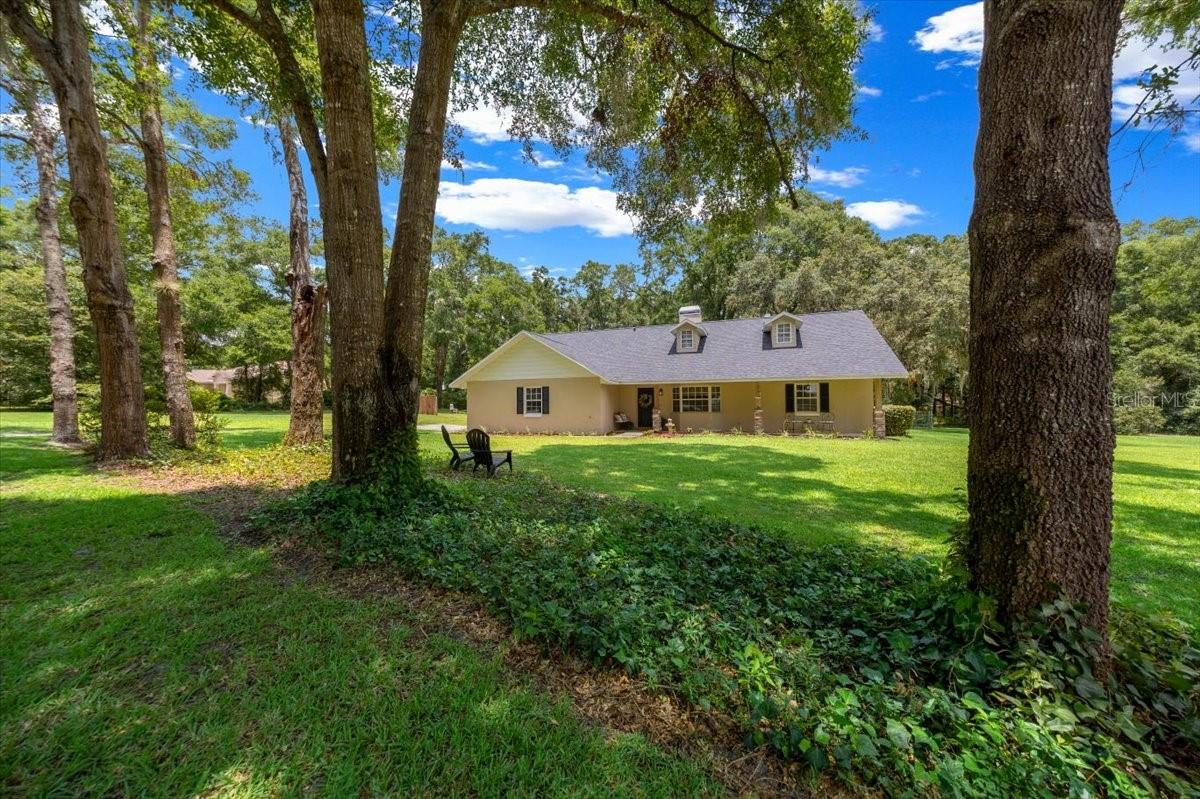 Listing photo id 2 for 26 Count Fleet Drive