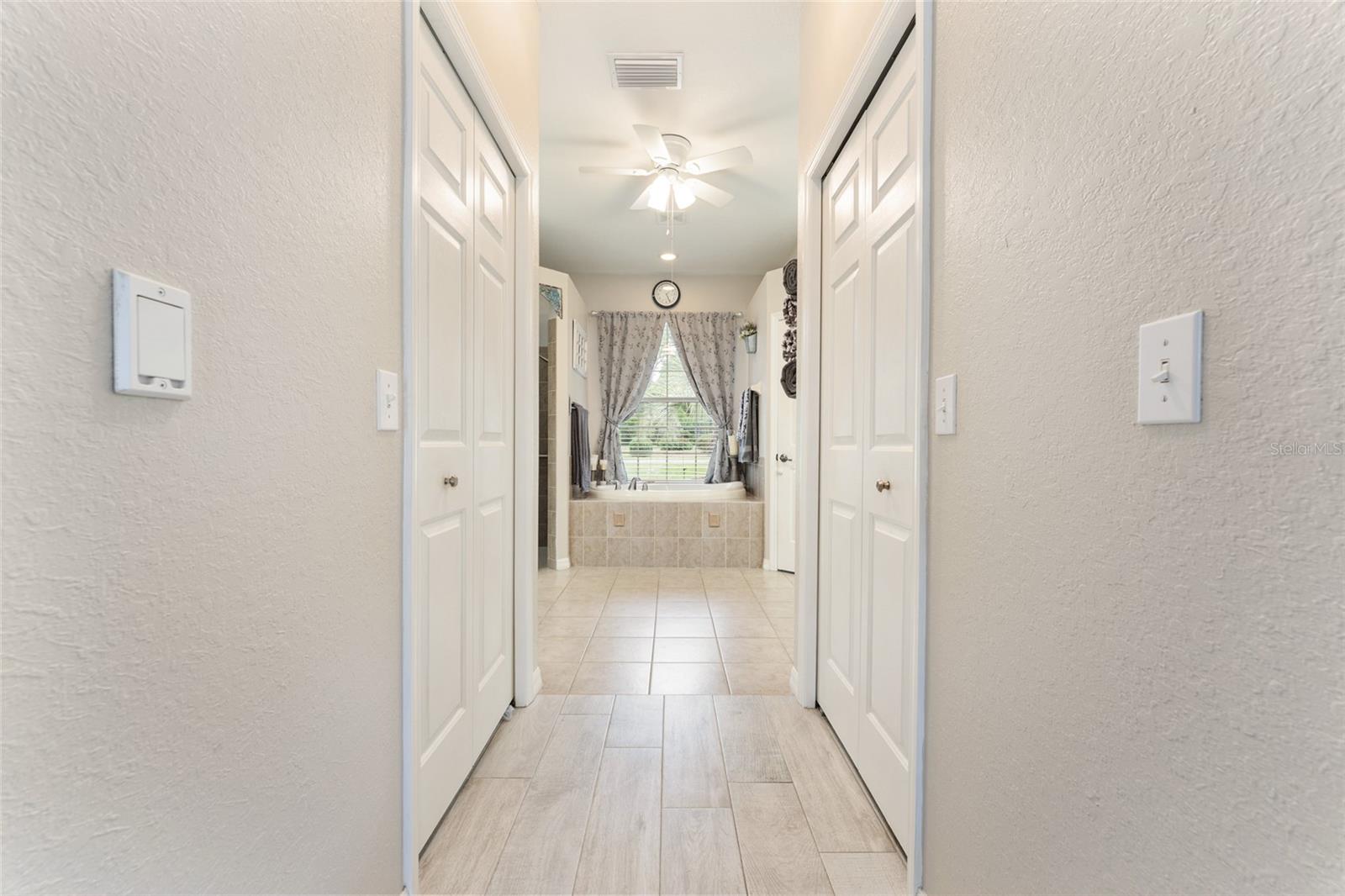 Image 11 of 76 For 19115 98th Loop