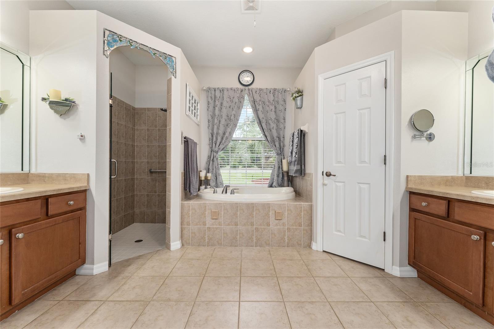 Image 12 of 76 For 19115 98th Loop