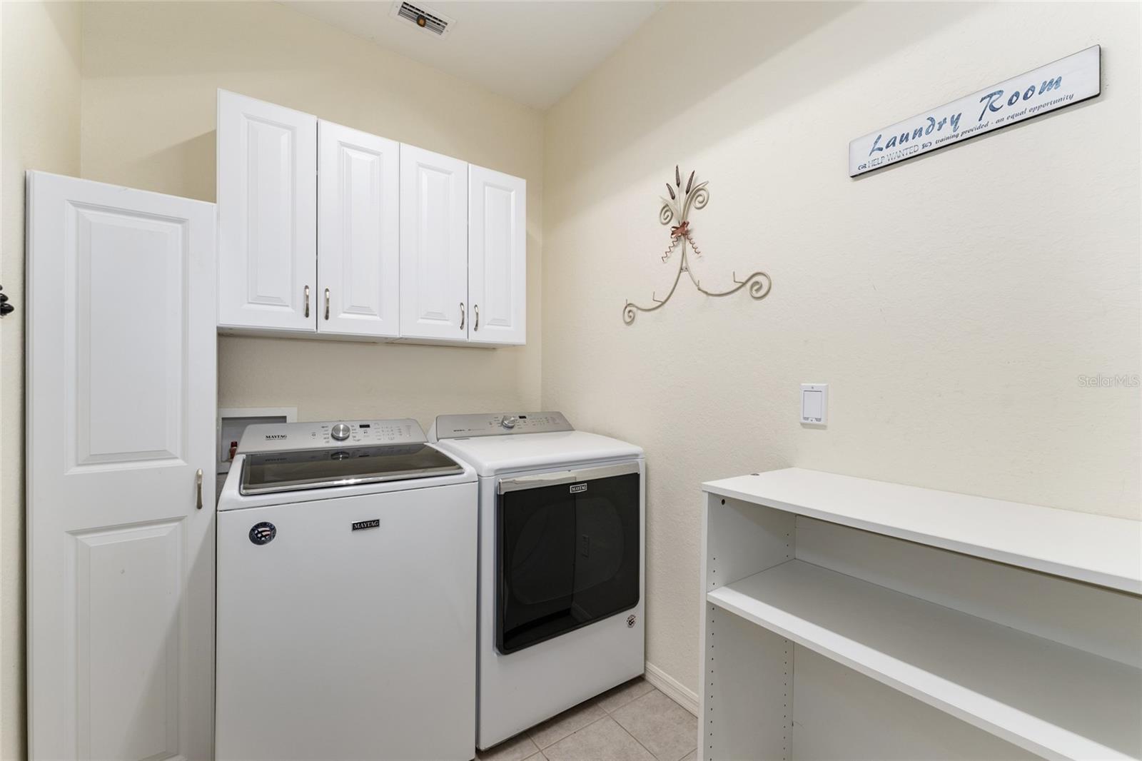Image 41 of 76 For 19115 98th Loop