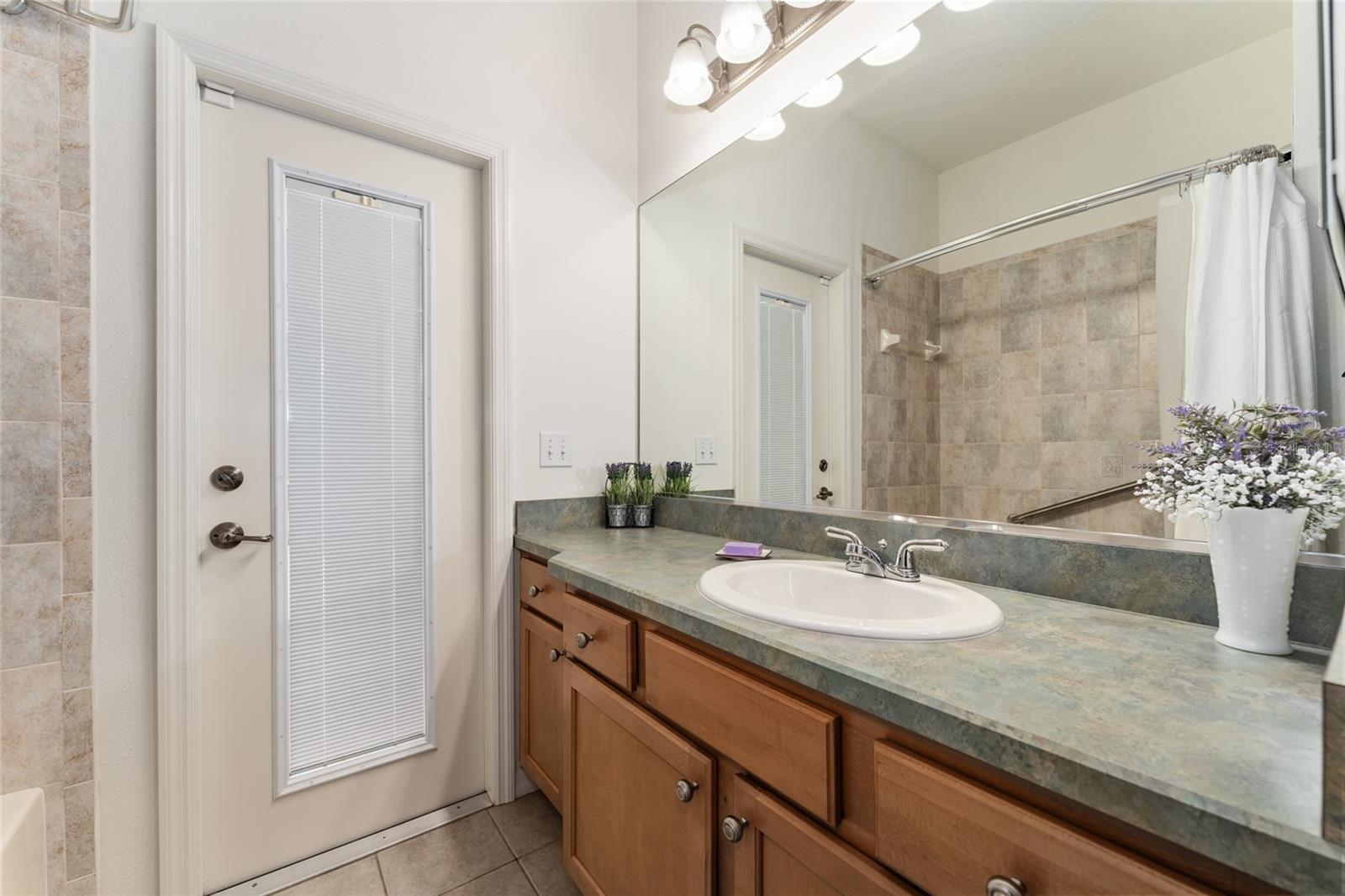 Image 47 of 76 For 19115 98th Loop