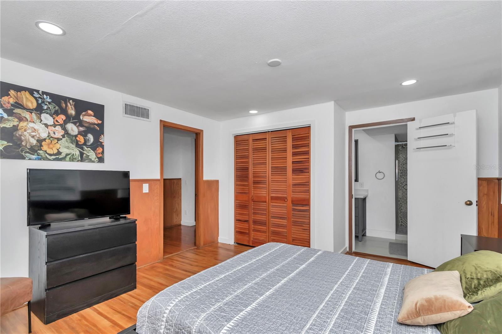 Image 17 of 37 For 510 19th Street