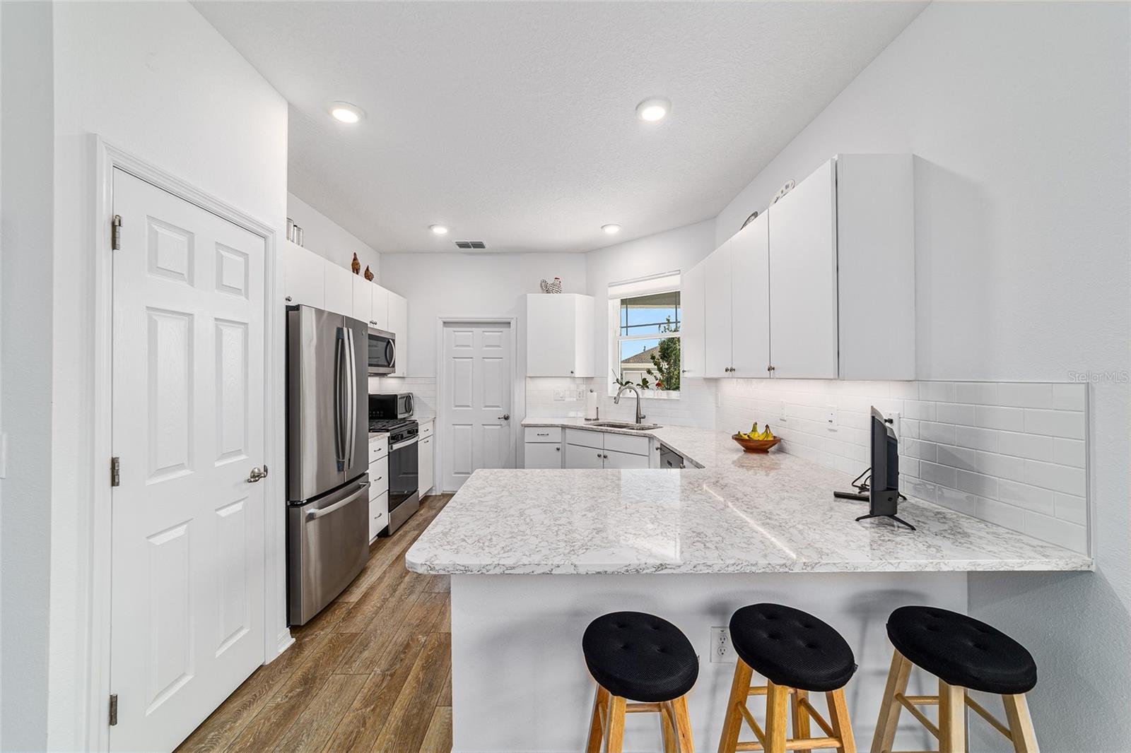 Image 21 of 47 For 8905 76th Lane