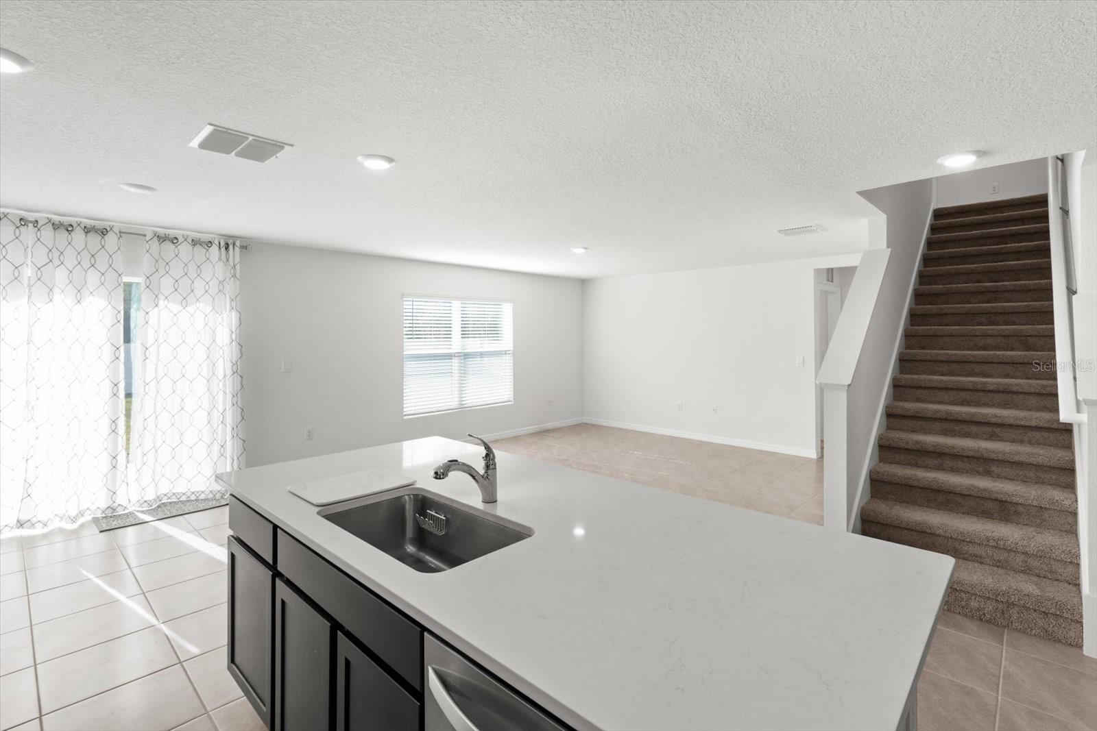 Image 6 of 27 For 13691 69 Terrace