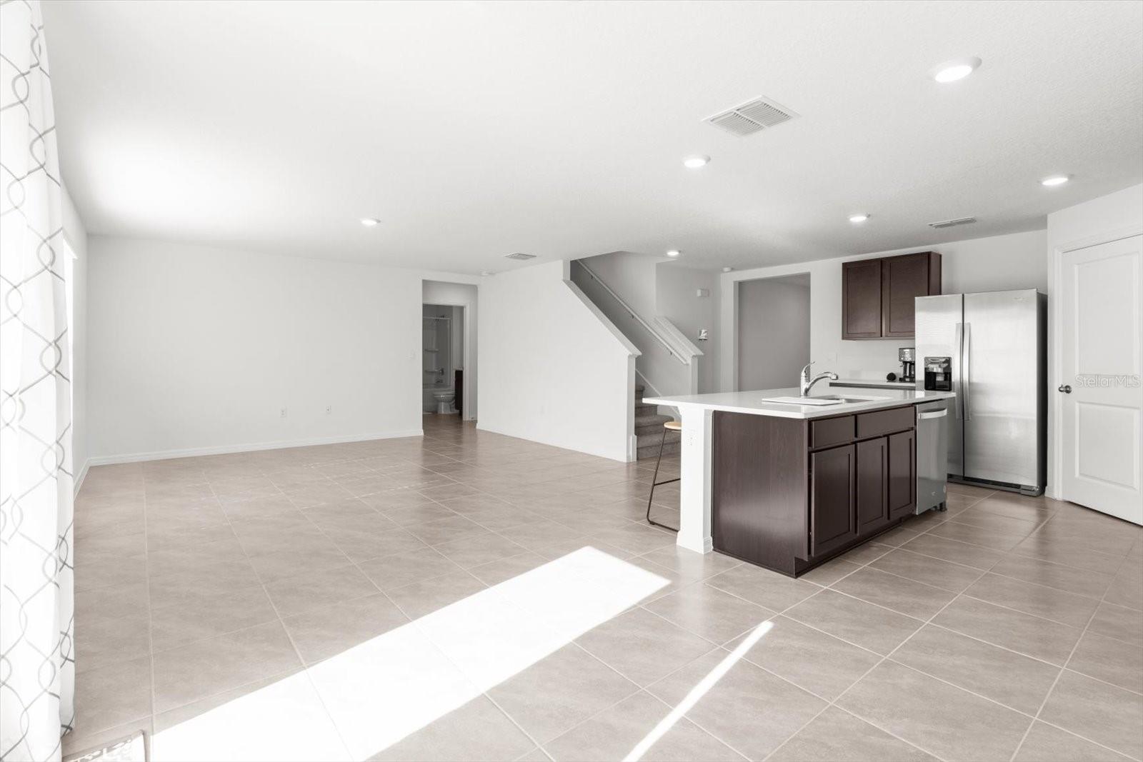 Image 9 of 27 For 13691 69 Terrace