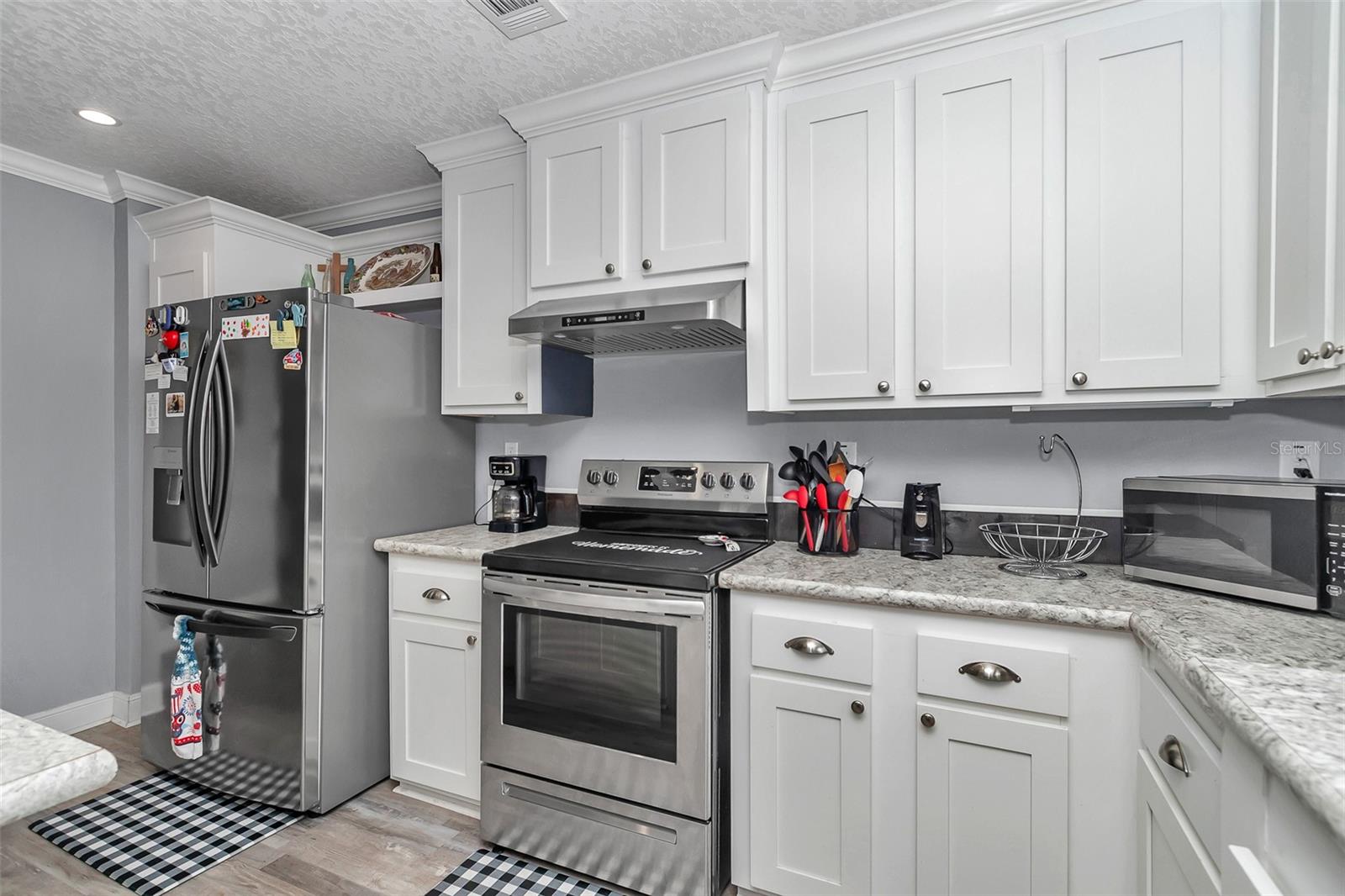 Image 23 of 67 For 11324 105th Street