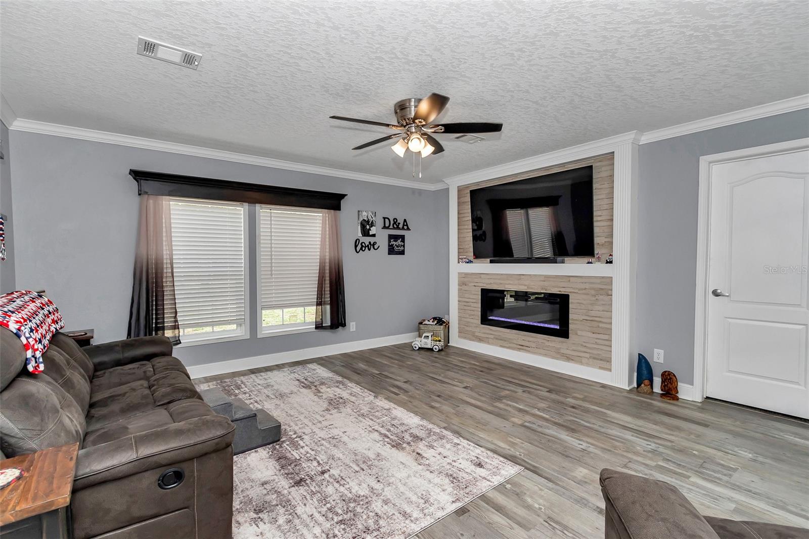 Image 34 of 67 For 11324 105th Street