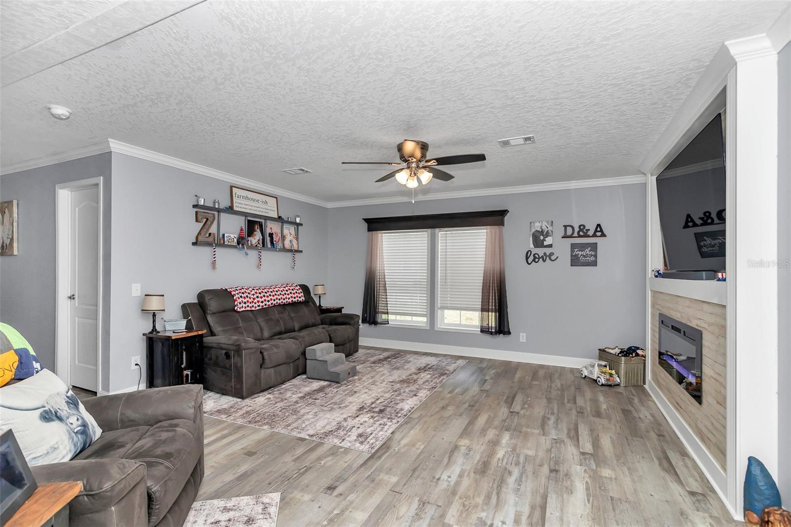 Image 36 of 67 For 11324 105th Street