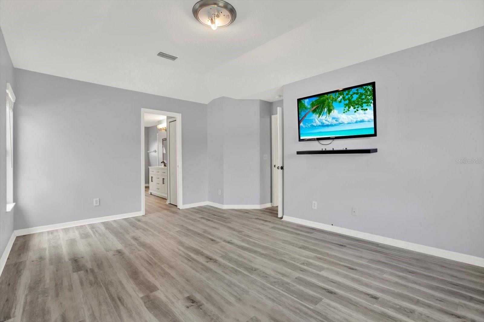 Image 6 of 12 For 544 Lake Cypress Circle