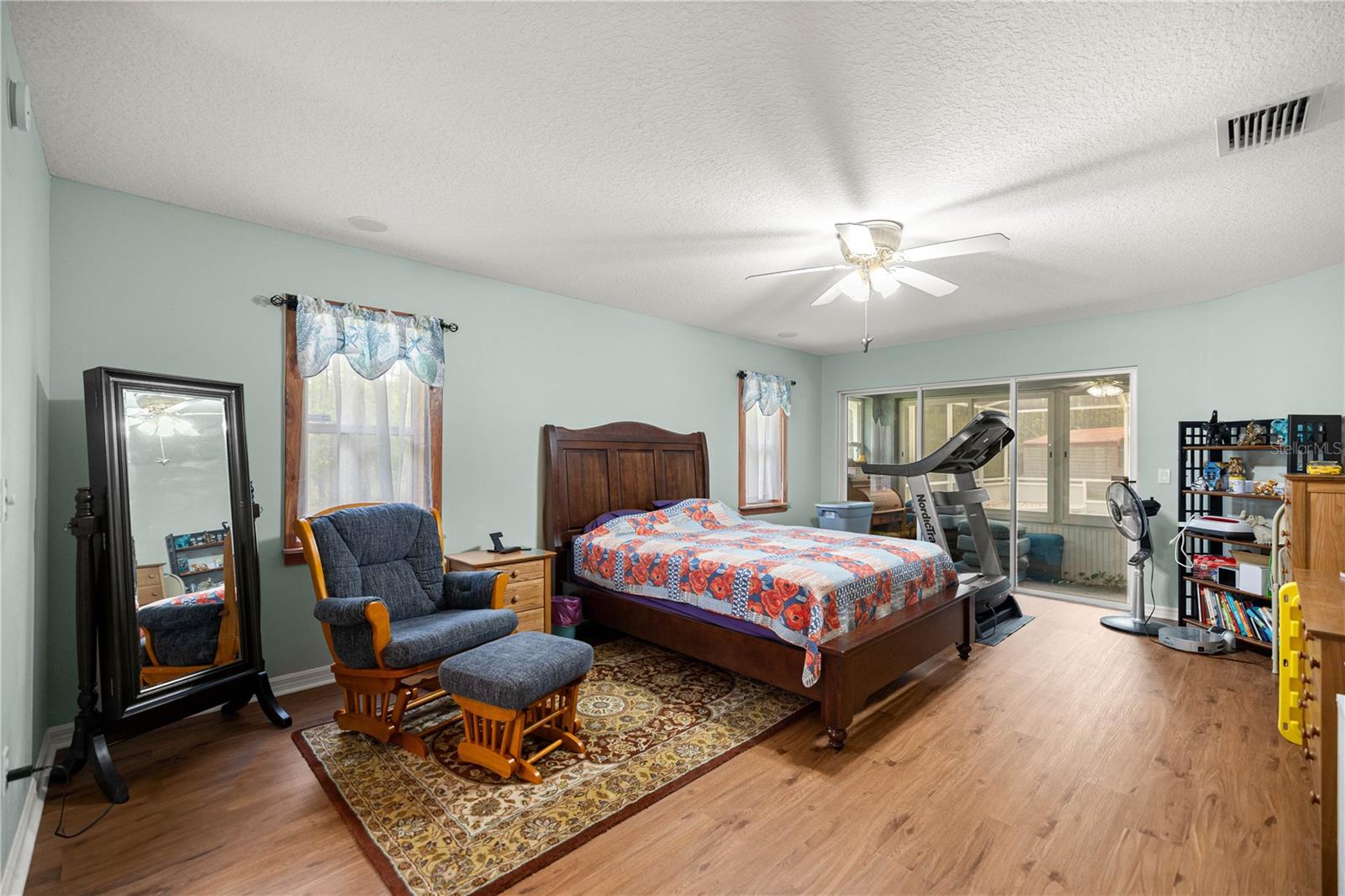 Image 21 of 49 For 11271 136th Terrace
