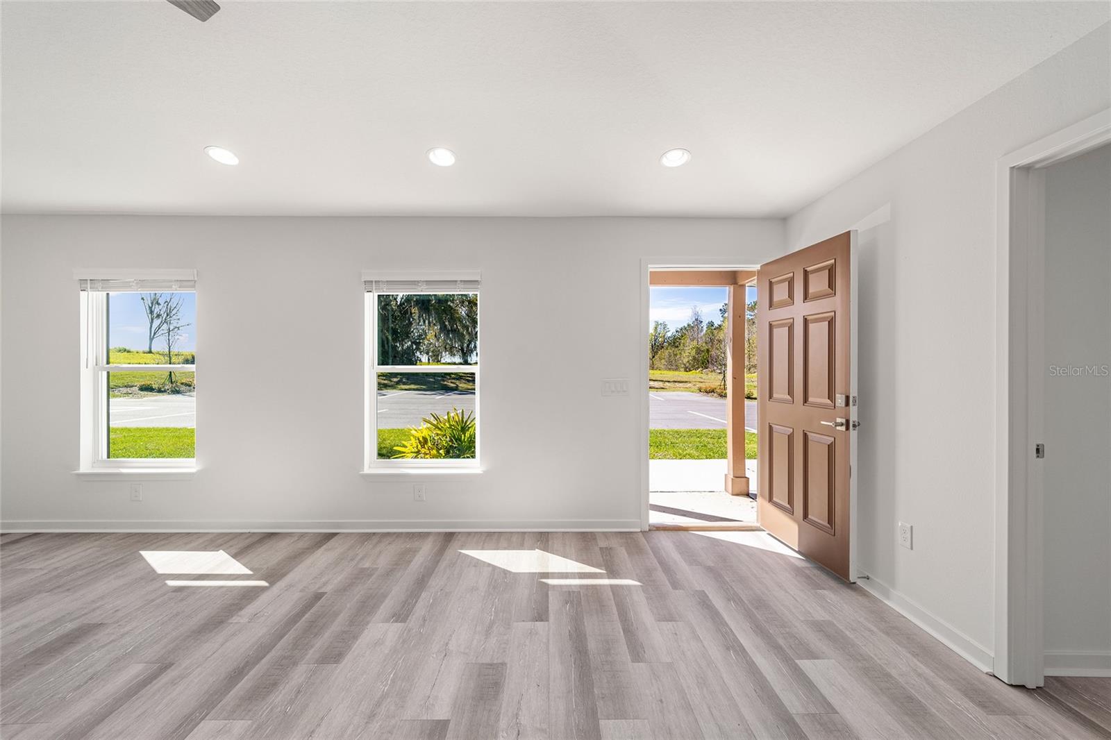Image 18 of 77 For 4417 74th Terrace