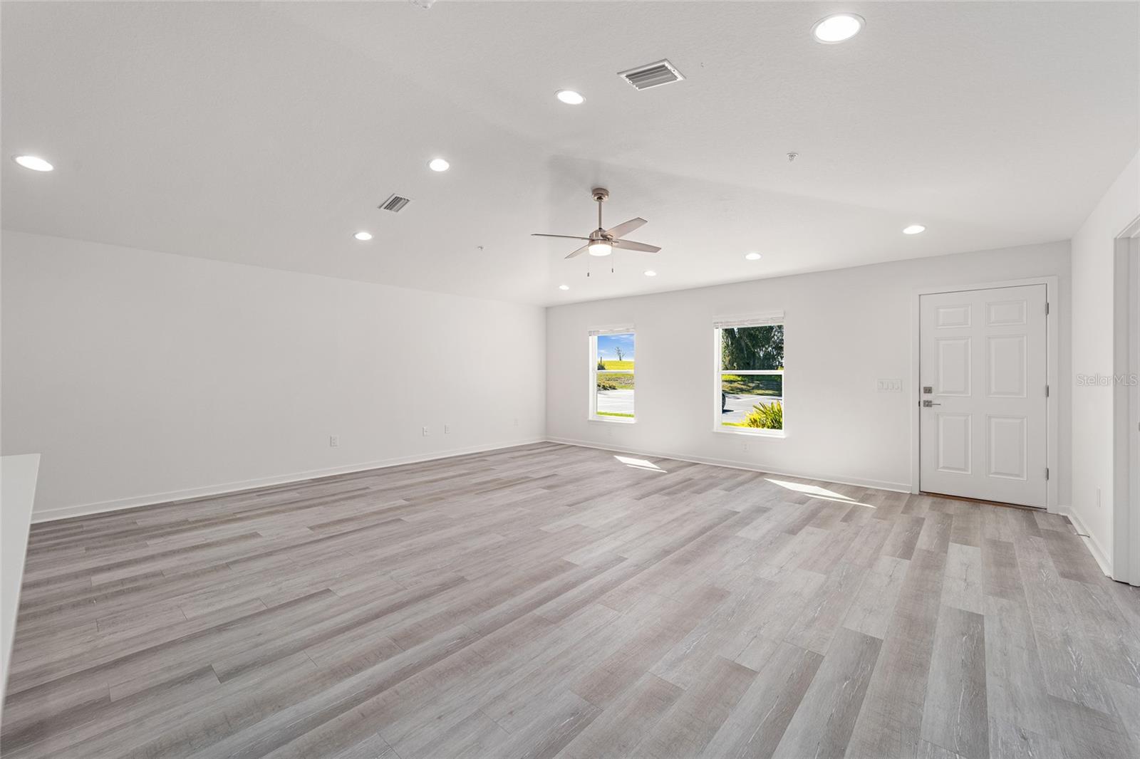 Image 22 of 77 For 4417 74th Terrace