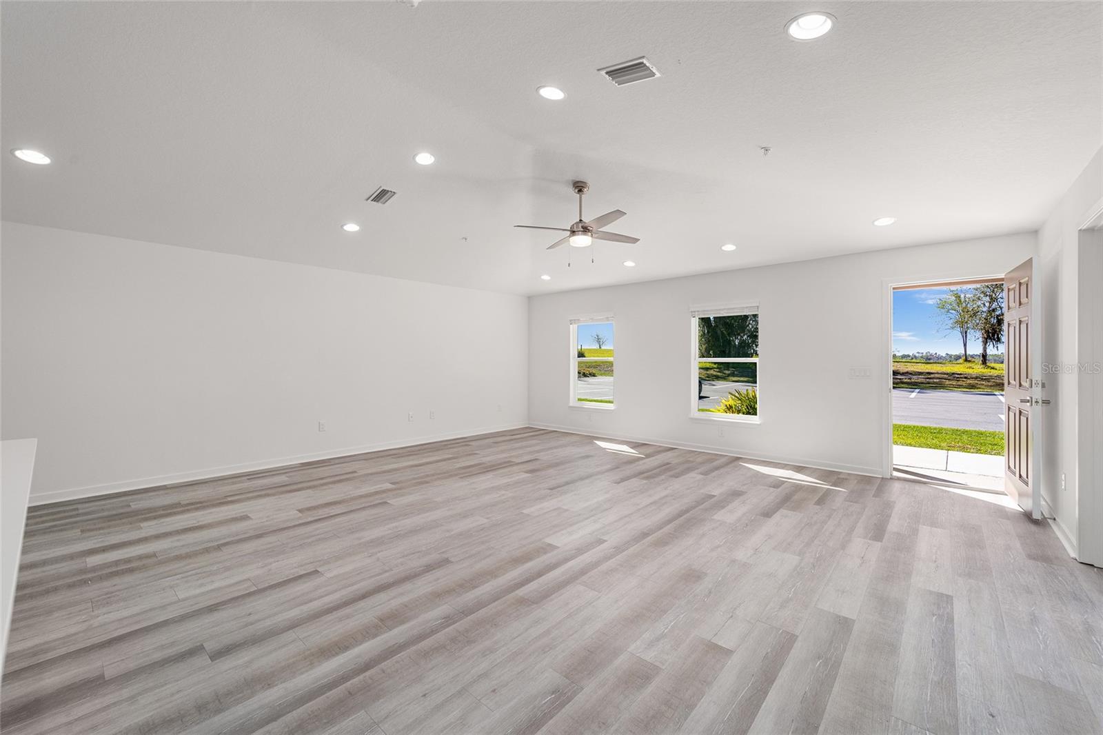 Image 23 of 77 For 4417 74th Terrace