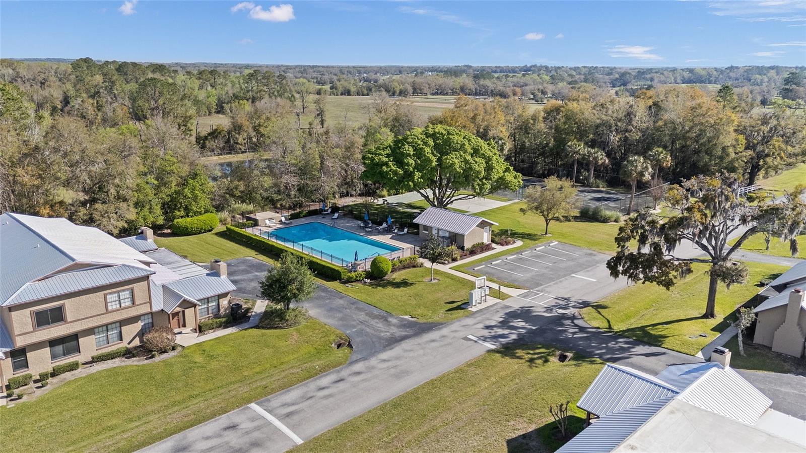 Image 42 of 77 For 4417 74th Terrace
