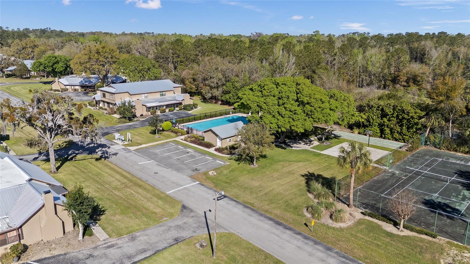 Image 44 of 77 For 4417 74th Terrace