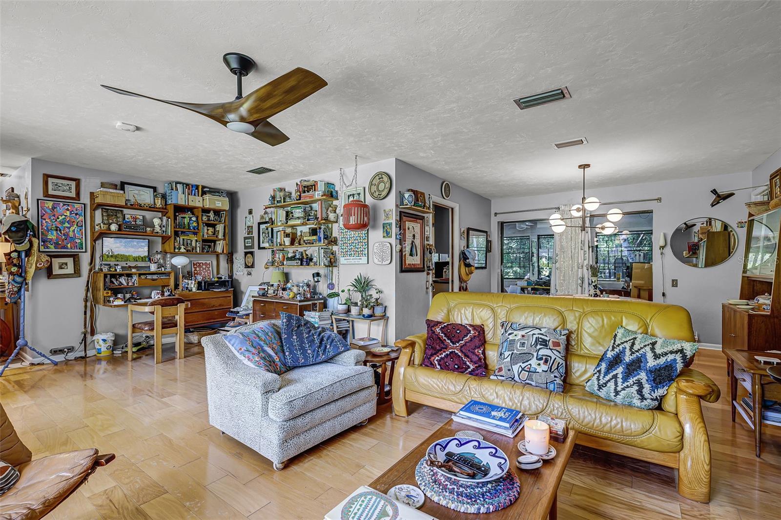 Image 16 of 44 For 2531 63rd Terrace