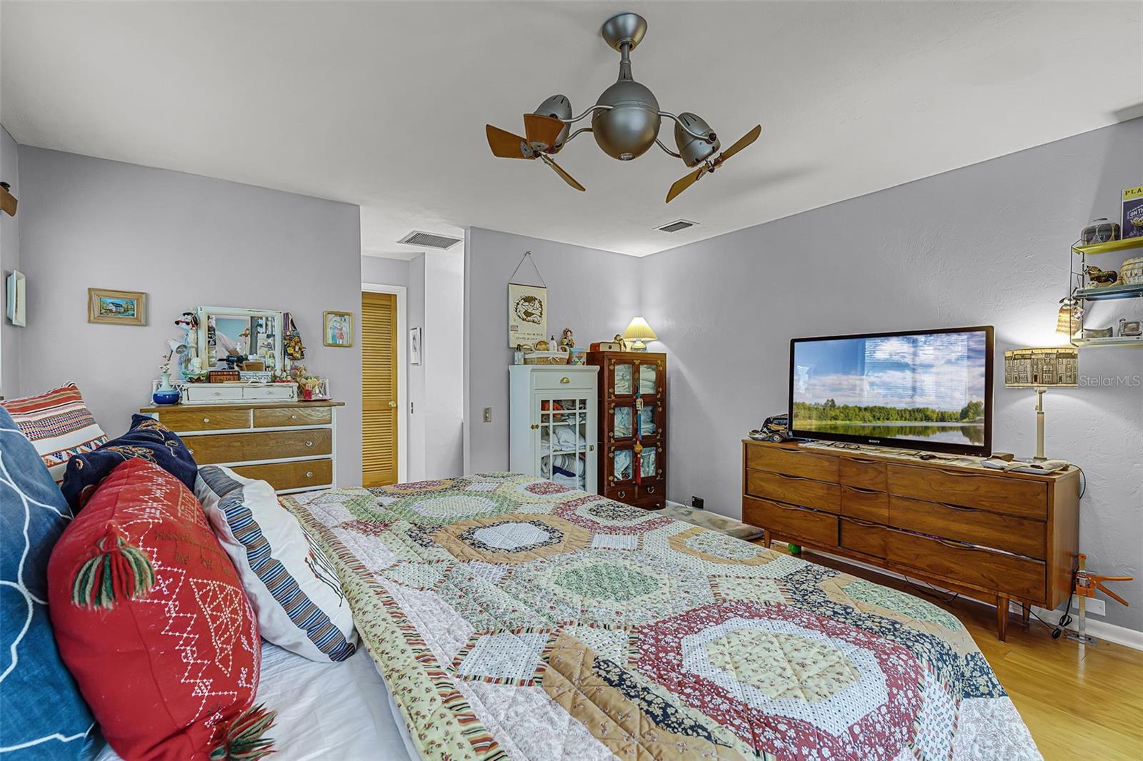 Image 19 of 44 For 2531 63rd Terrace