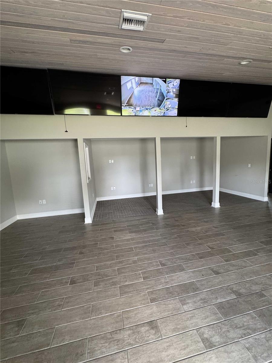 Listing photo id 20 for 7265 Highway 200