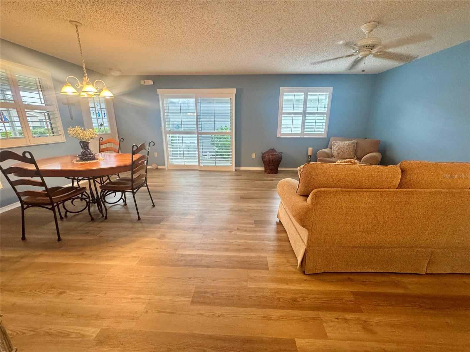 Image 3 of 13 For 889 Allagash Avenue