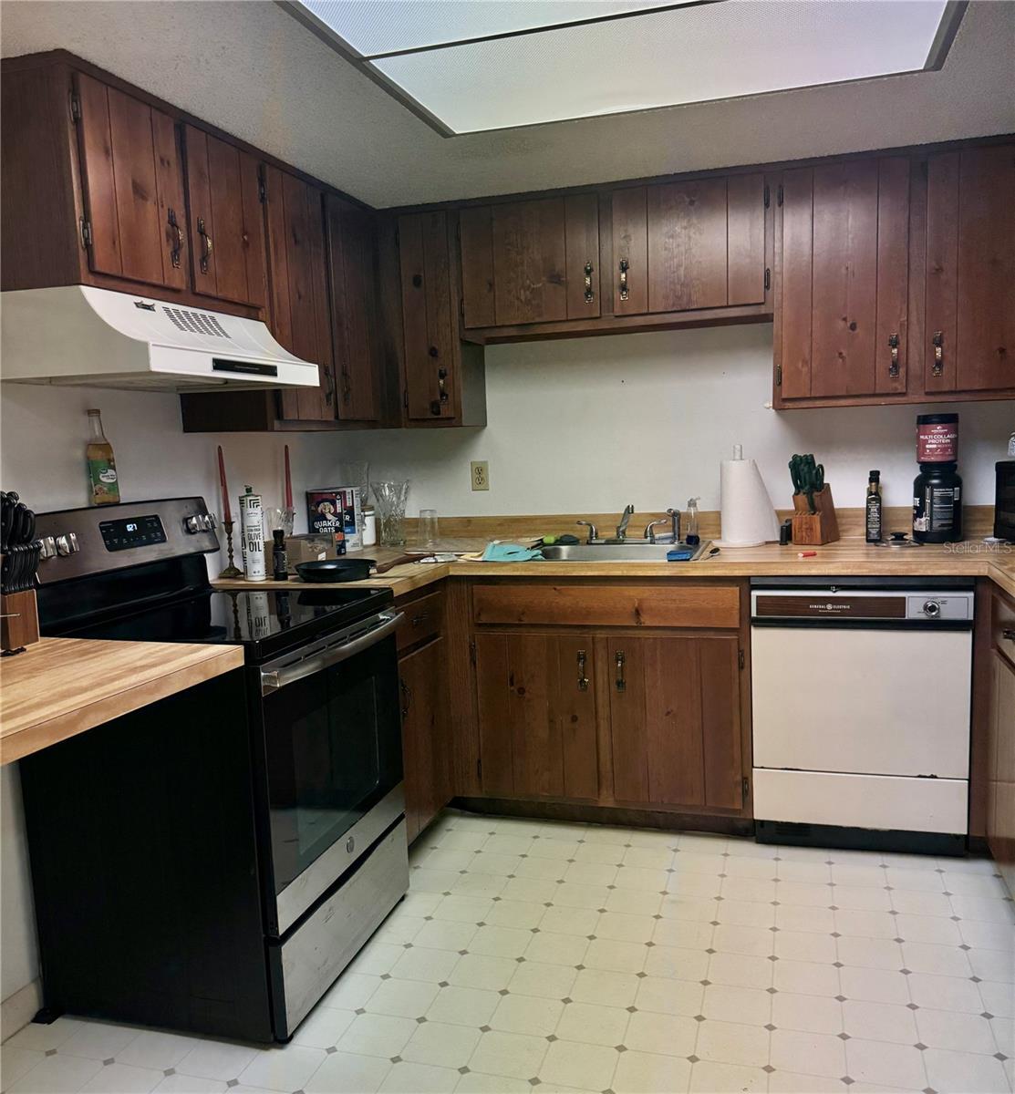 Image 10 of 54 For 550 Fairways Drive A
