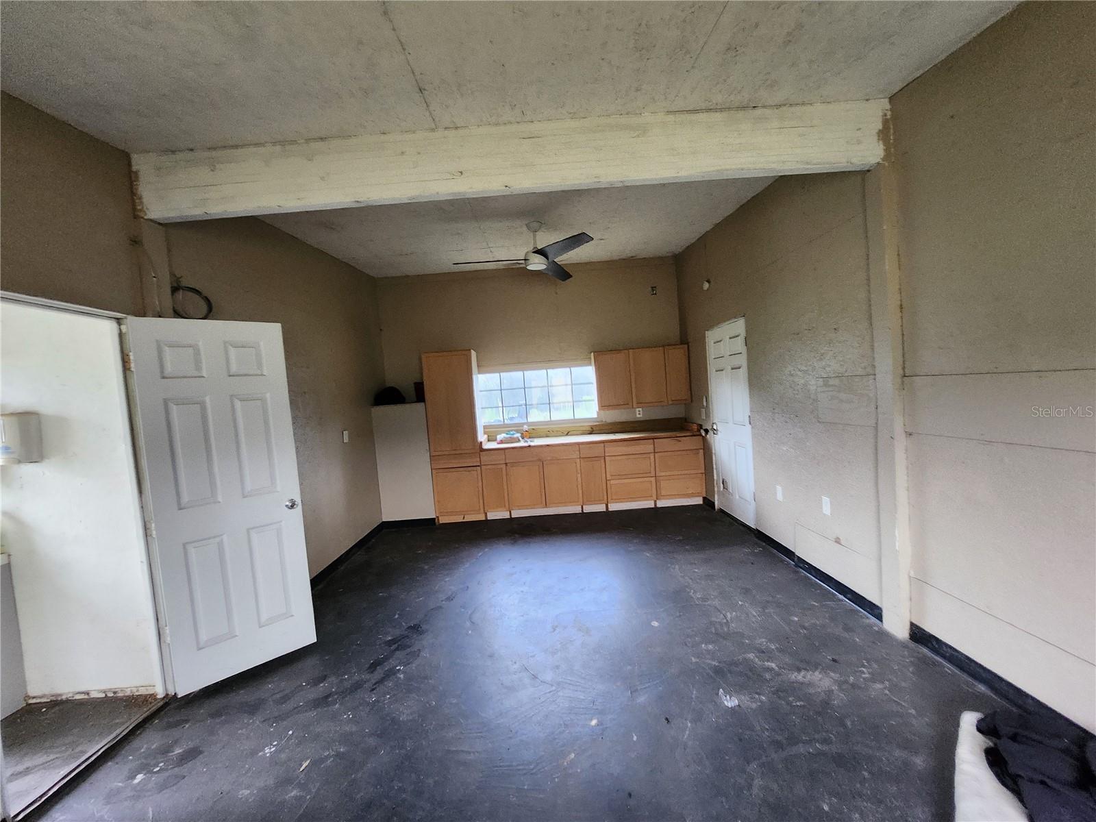 Image 8 of 28 For 9333 Bushnell Road