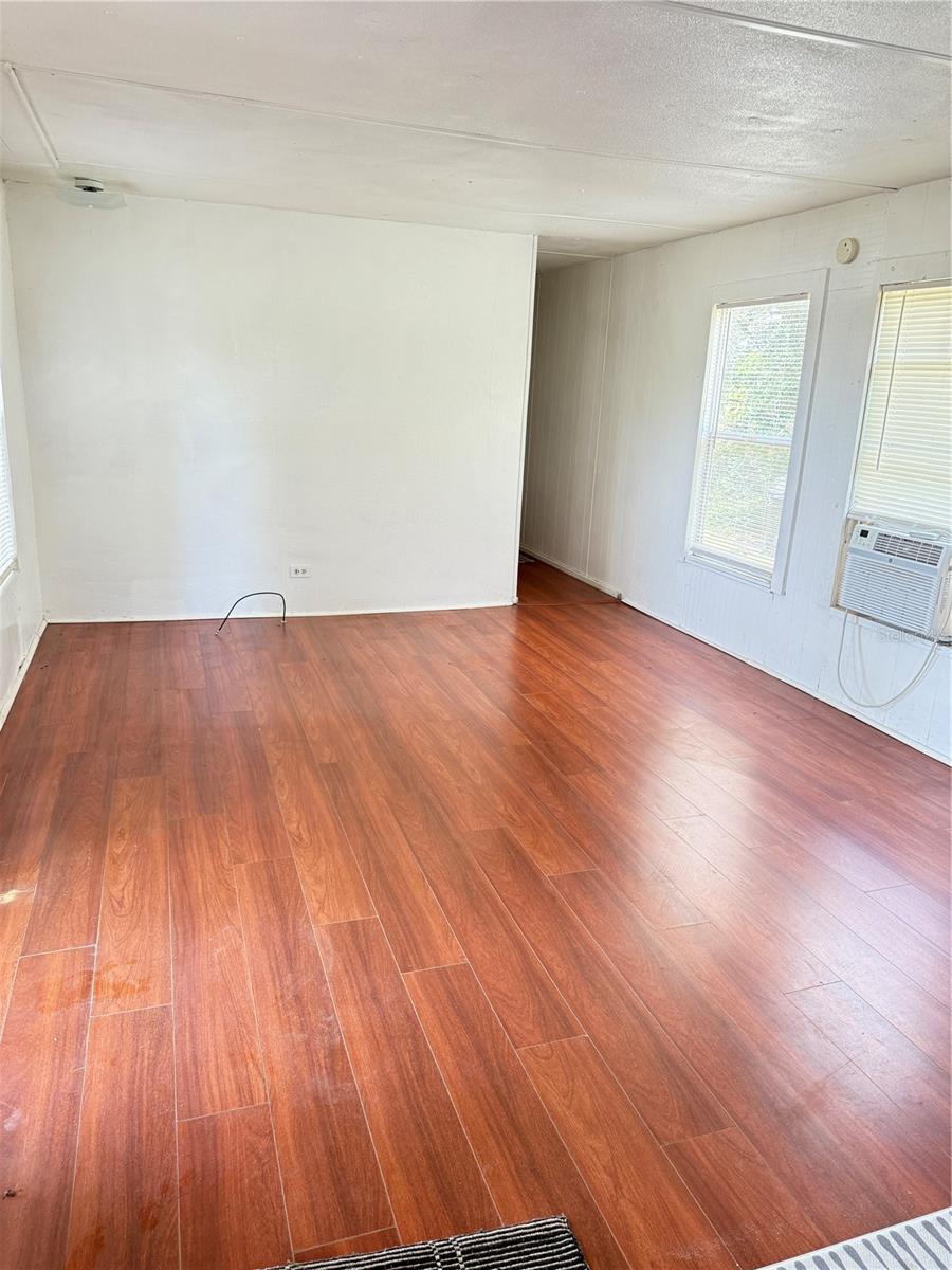 Image 8 of 24 For 3545 90th Street