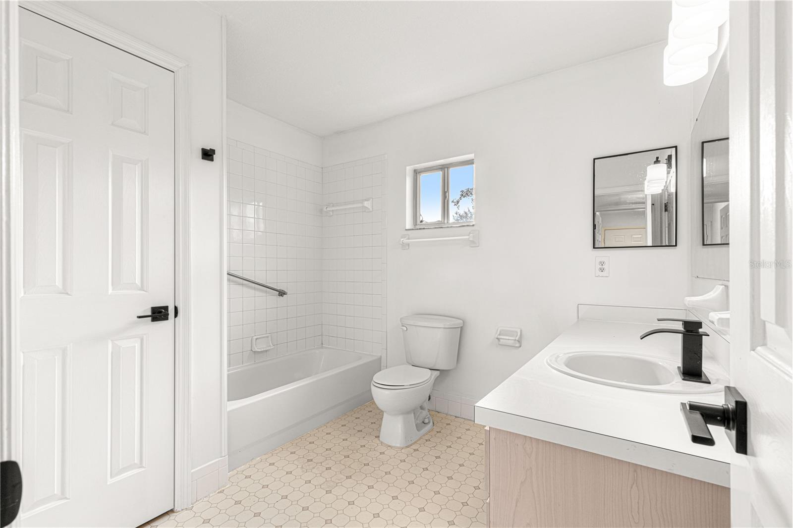 Listing photo id 10 for 11518 136th Place
