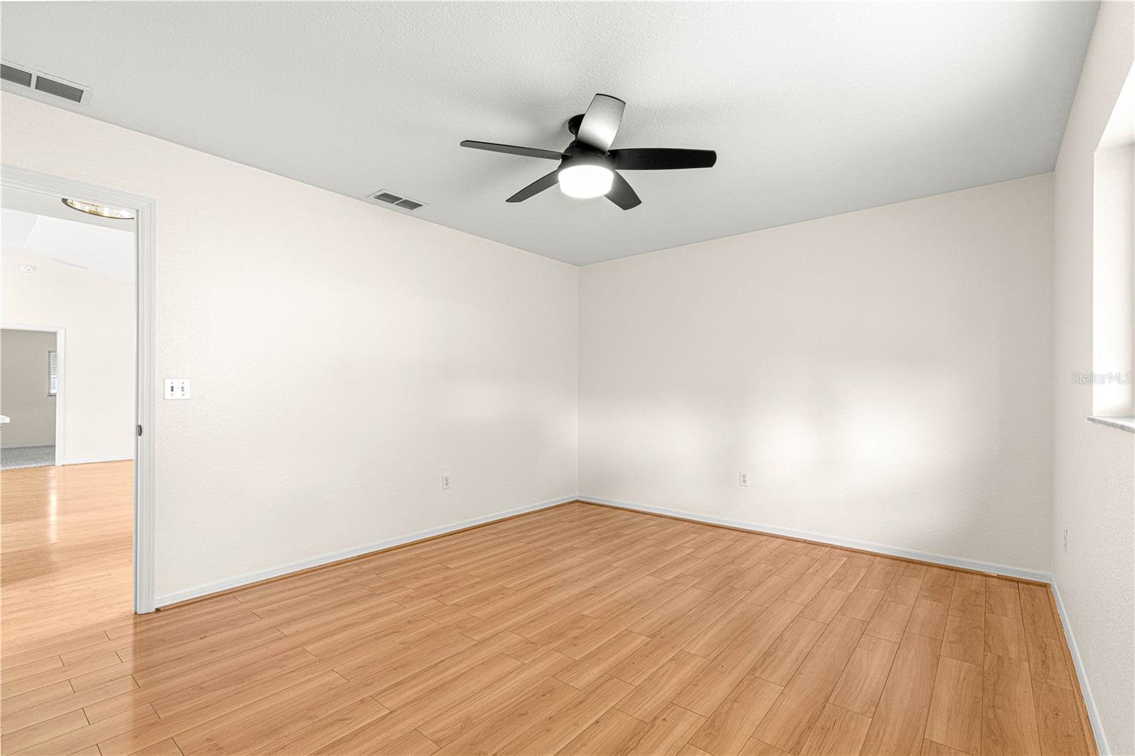 Listing photo id 12 for 11518 136th Place