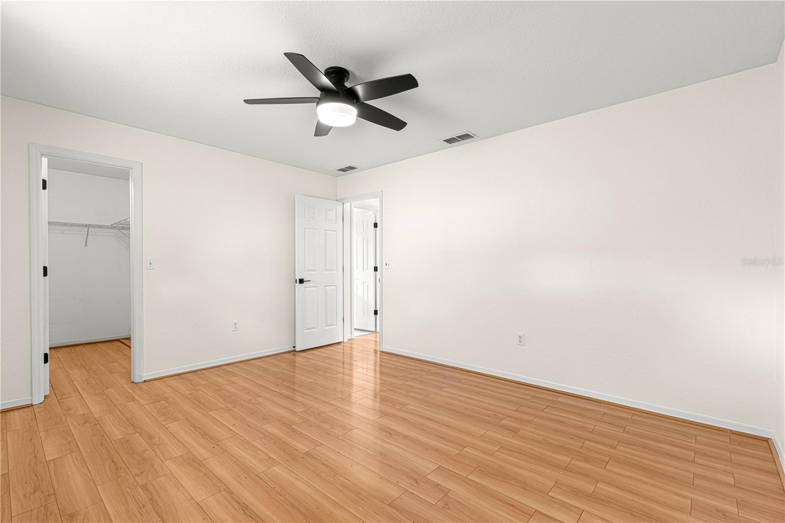 Listing photo id 13 for 11518 136th Place