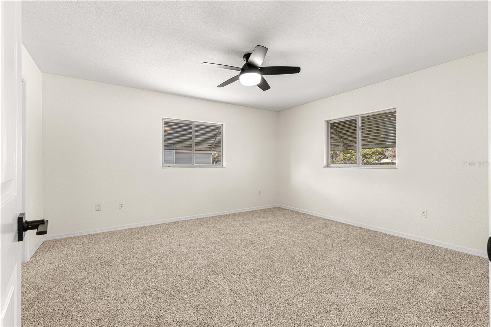 Listing photo id 17 for 11518 136th Place