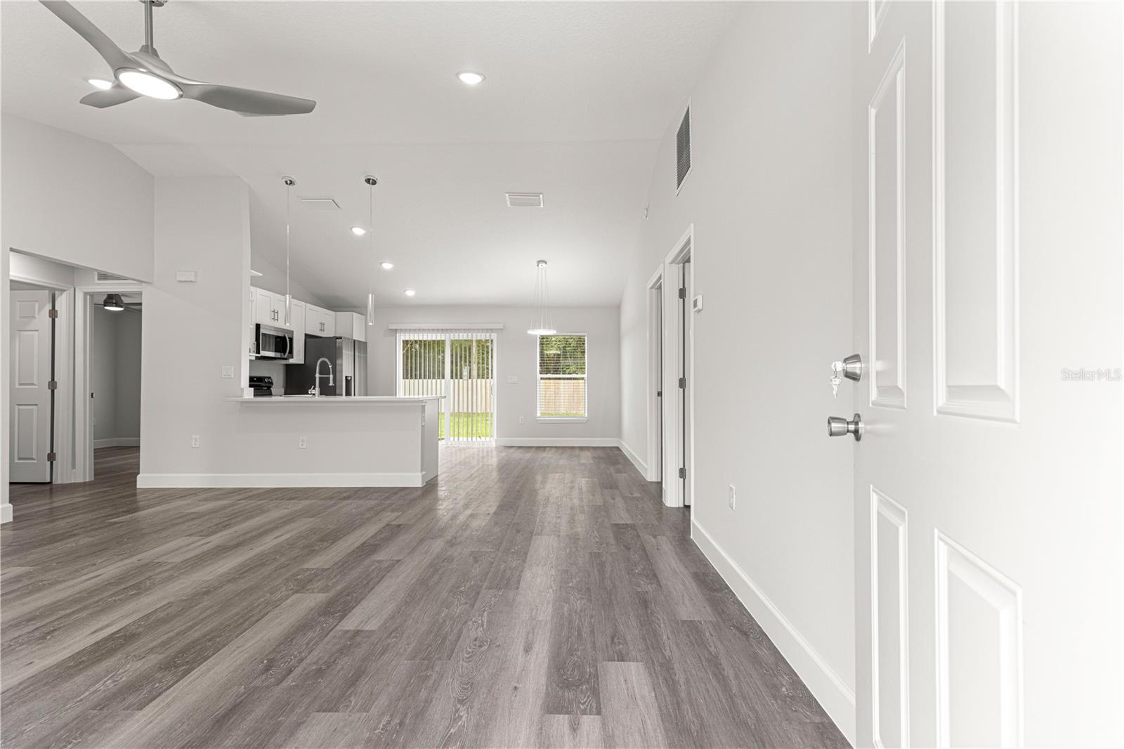 Image 15 of 35 For 13324 111th Street