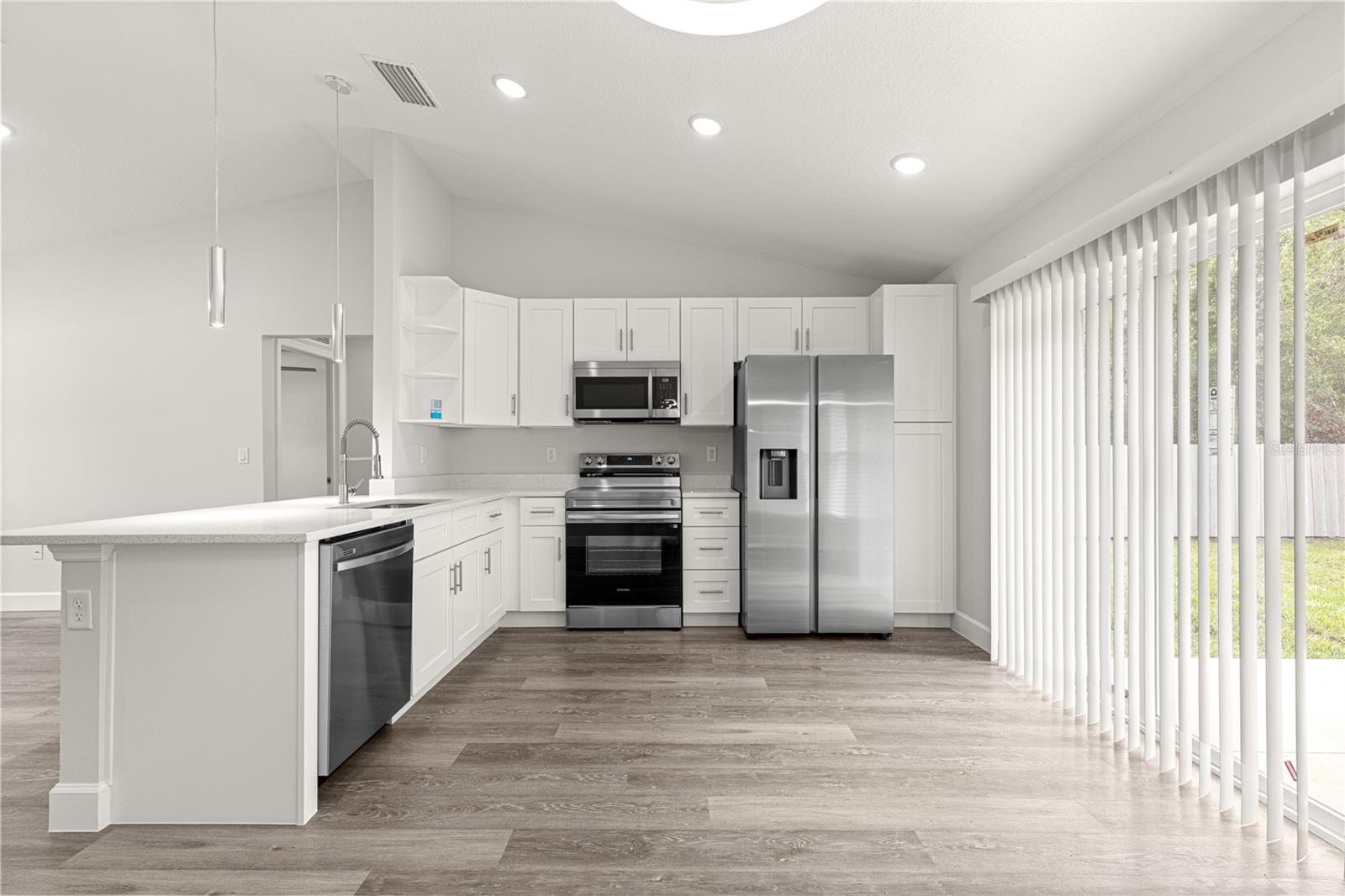 Image 18 of 35 For 13324 111th Street