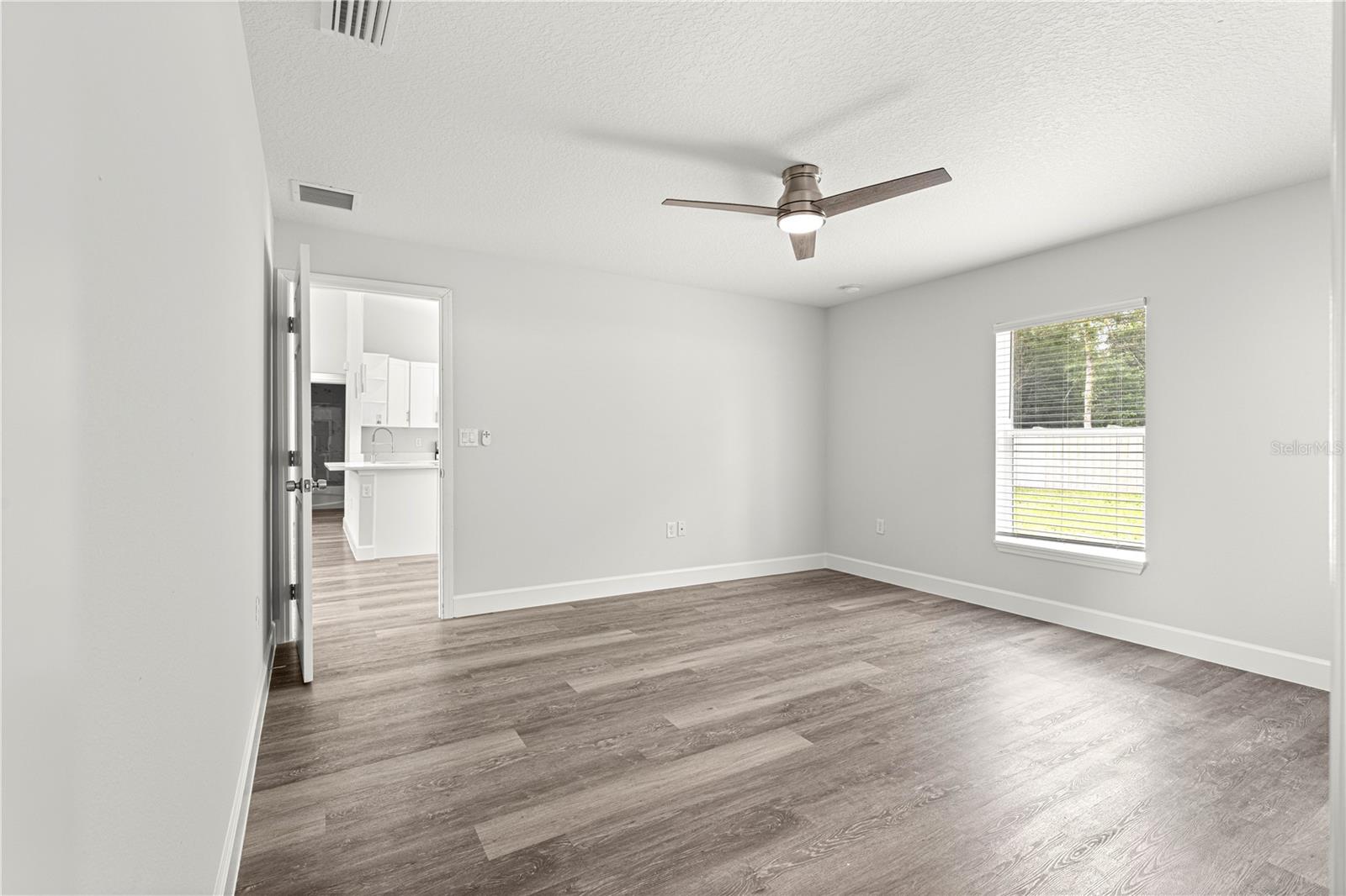 Image 20 of 35 For 13324 111th Street