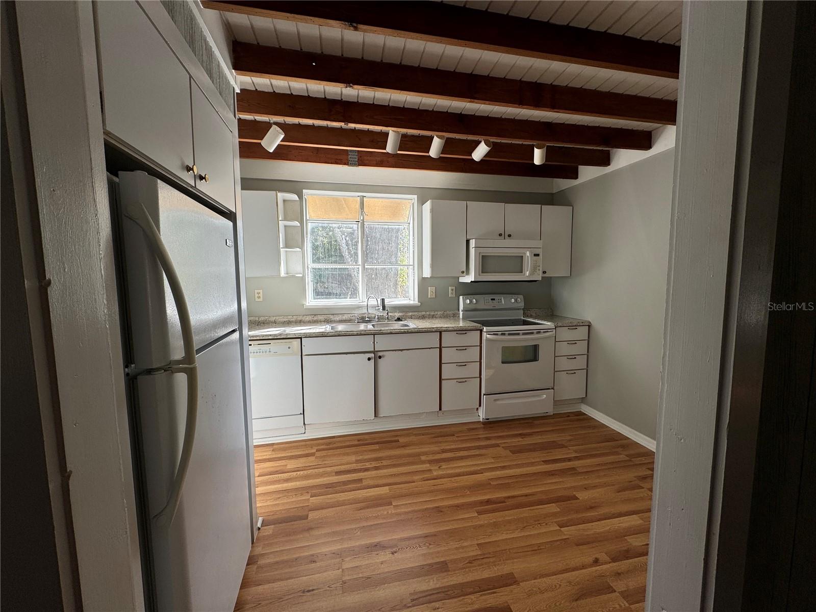 Image 8 of 25 For 822 2nd Street