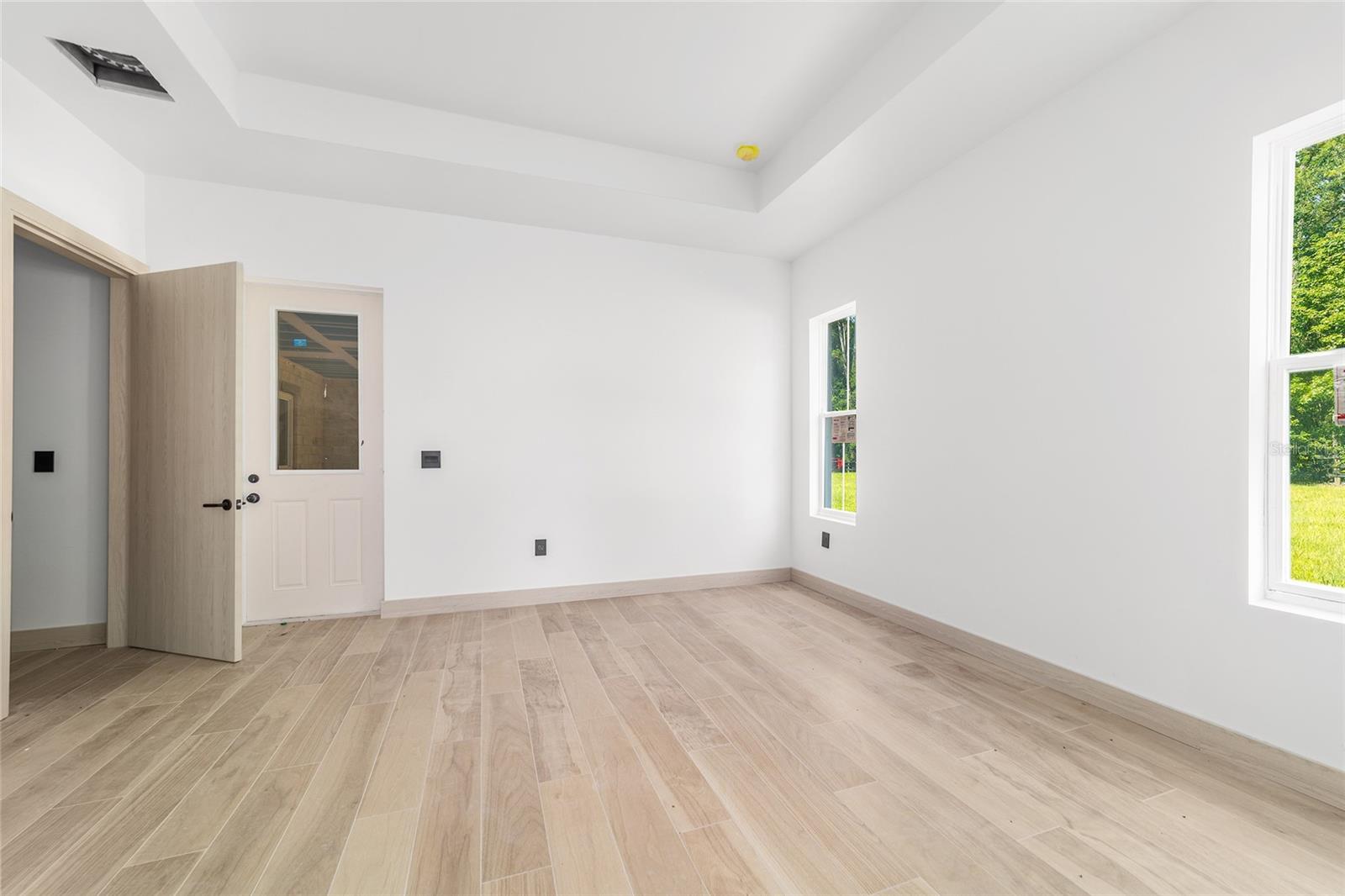 Listing photo id 35 for 6634 22nd Avenue