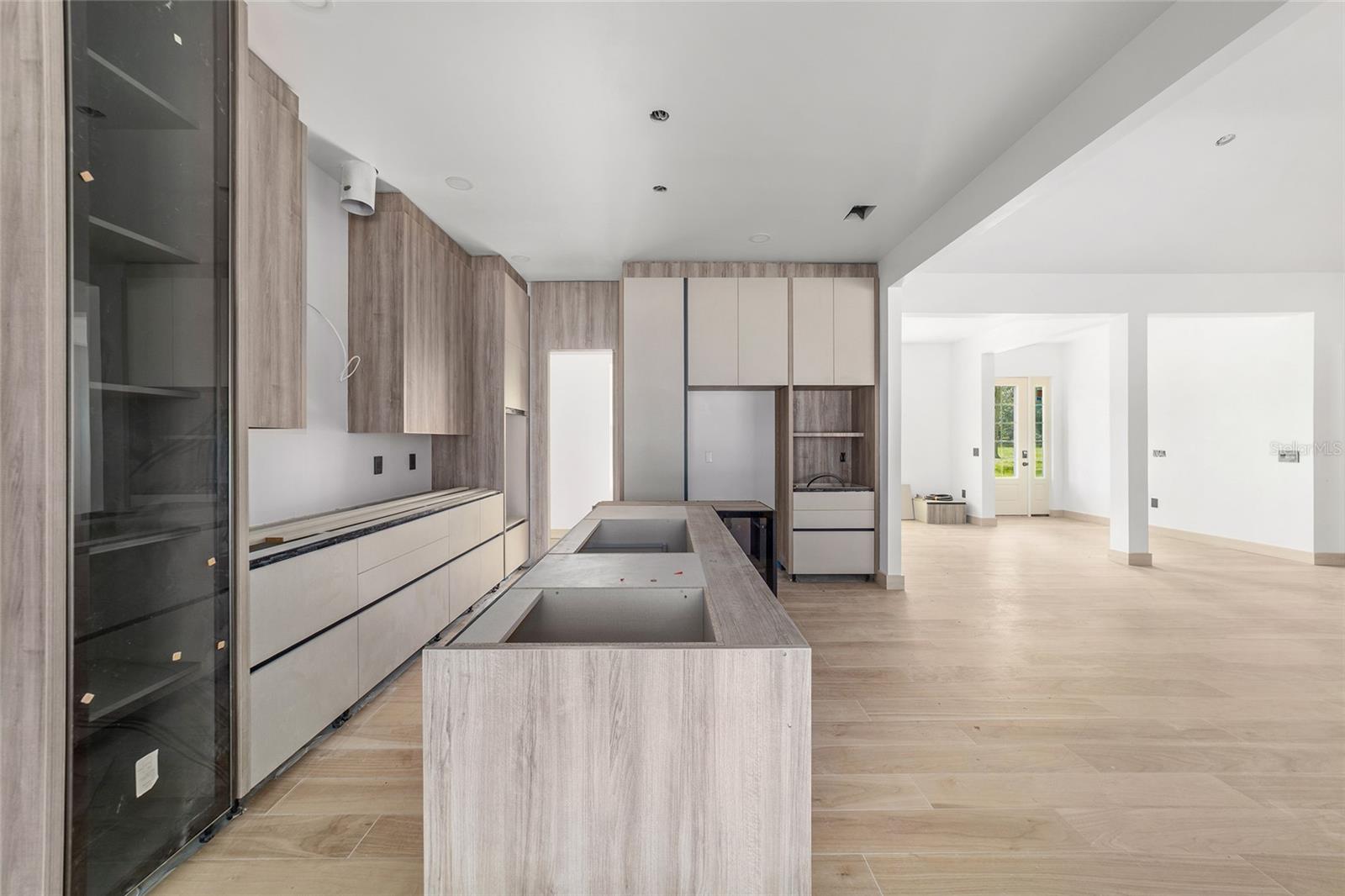 Listing photo id 37 for 6634 22nd Avenue