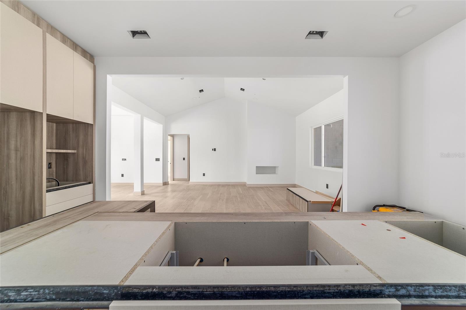 Listing photo id 38 for 6634 22nd Avenue