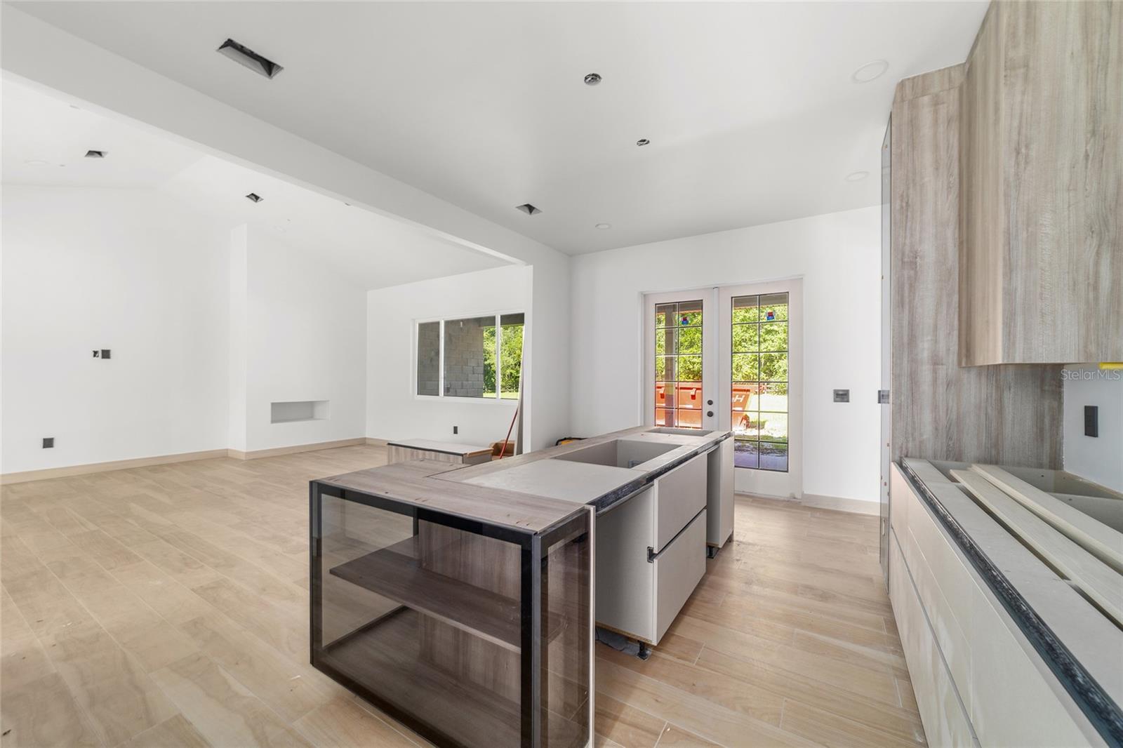 Listing photo id 40 for 6634 22nd Avenue