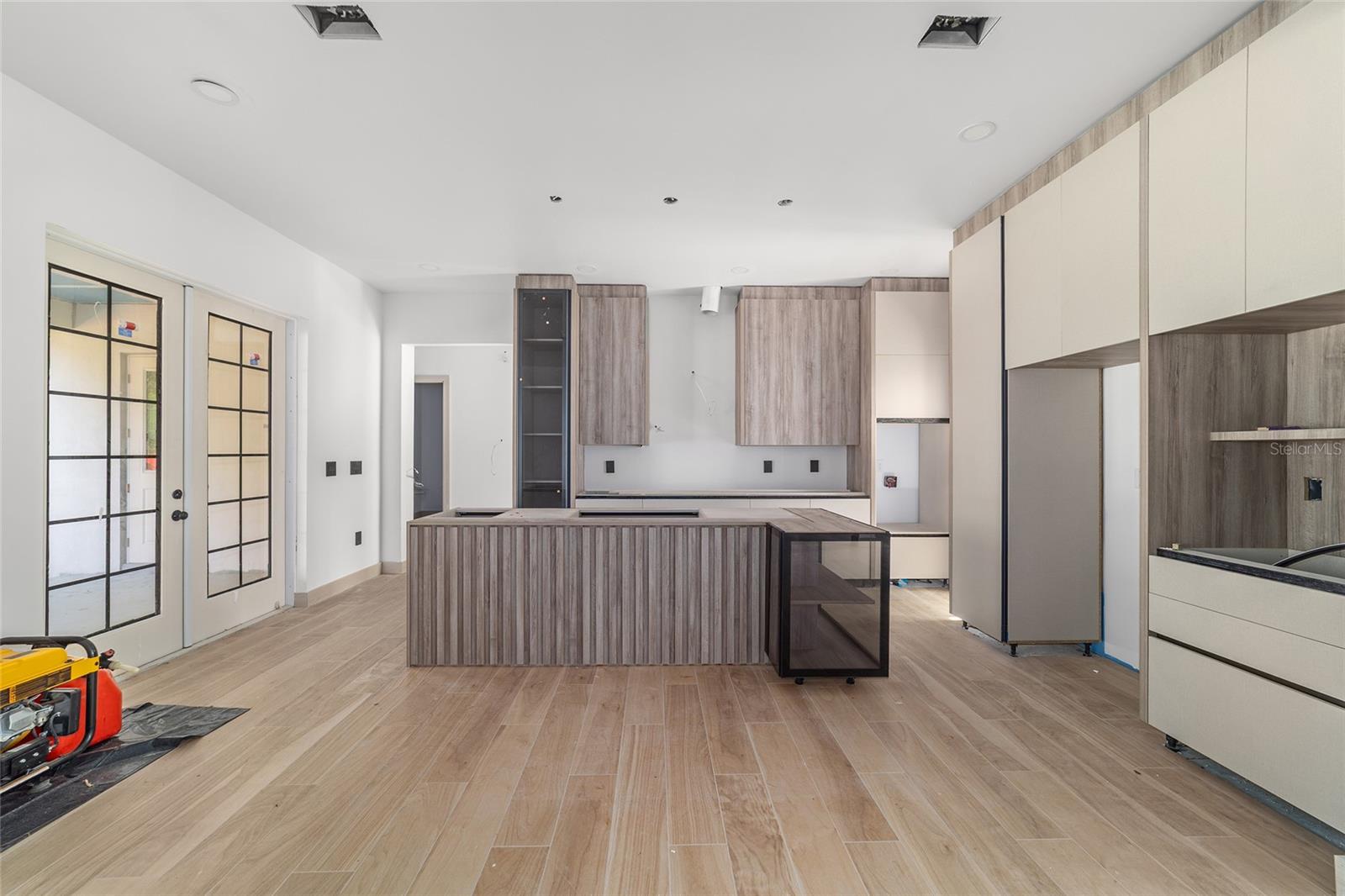 Listing photo id 42 for 6634 22nd Avenue