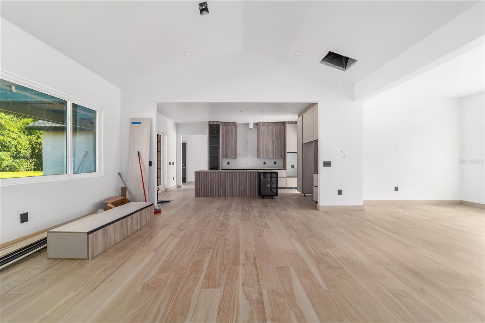 Listing photo id 43 for 6634 22nd Avenue