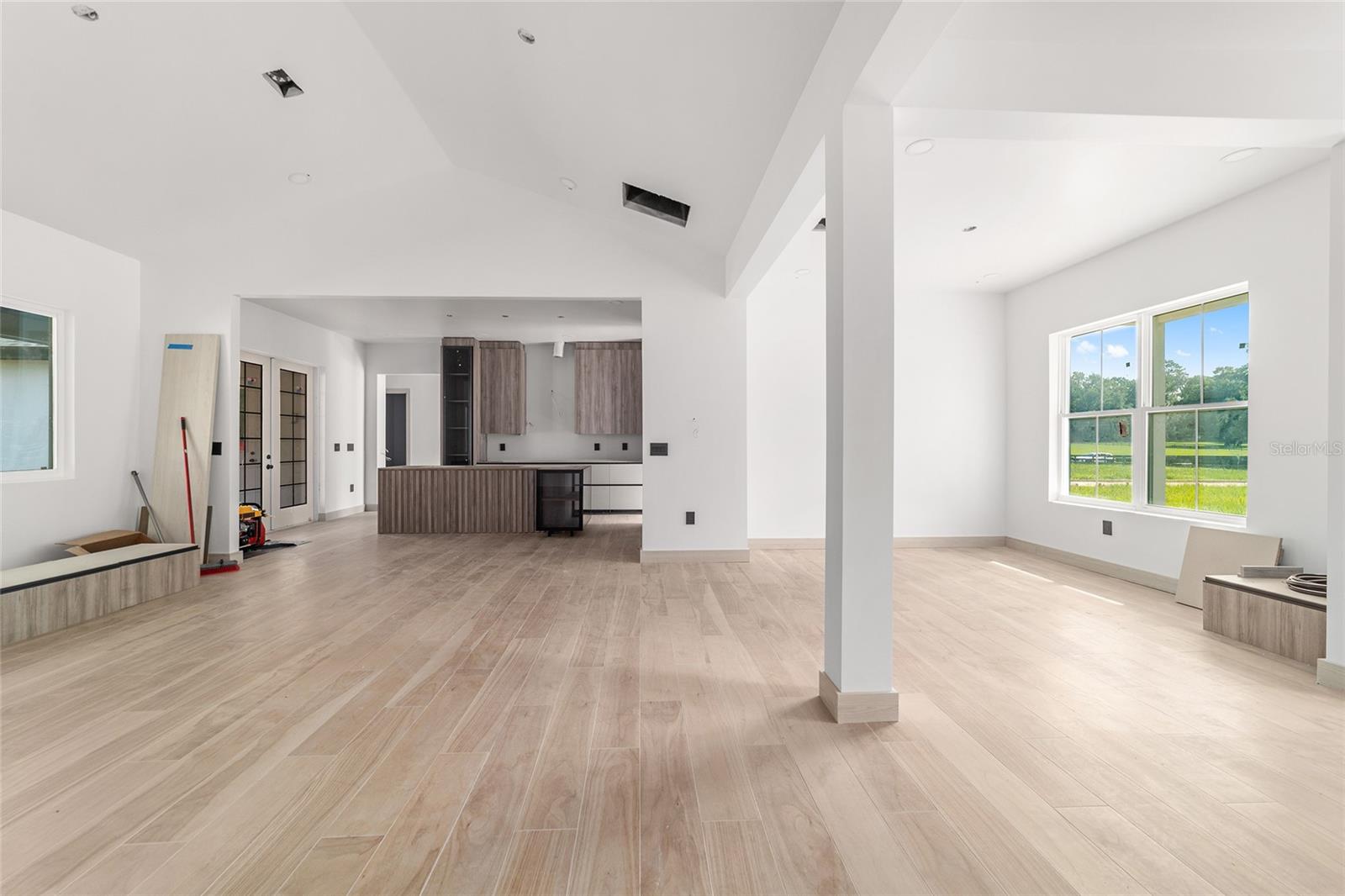 Listing photo id 46 for 6634 22nd Avenue