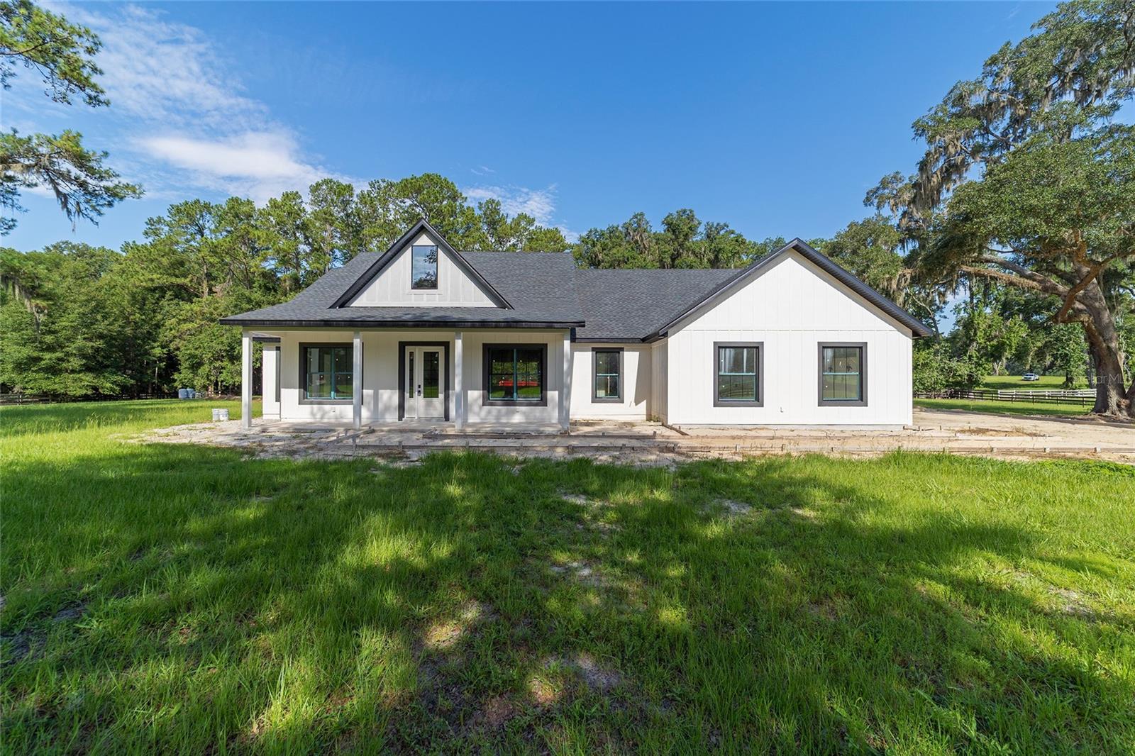 Listing photo id 52 for 6634 22nd Avenue