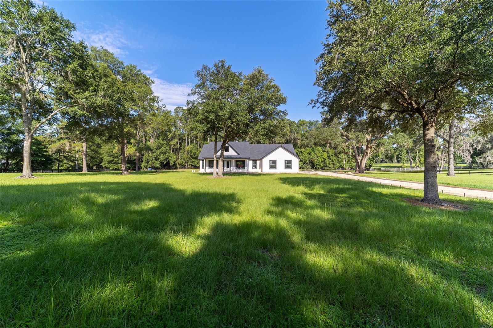 Listing photo id 54 for 6634 22nd Avenue