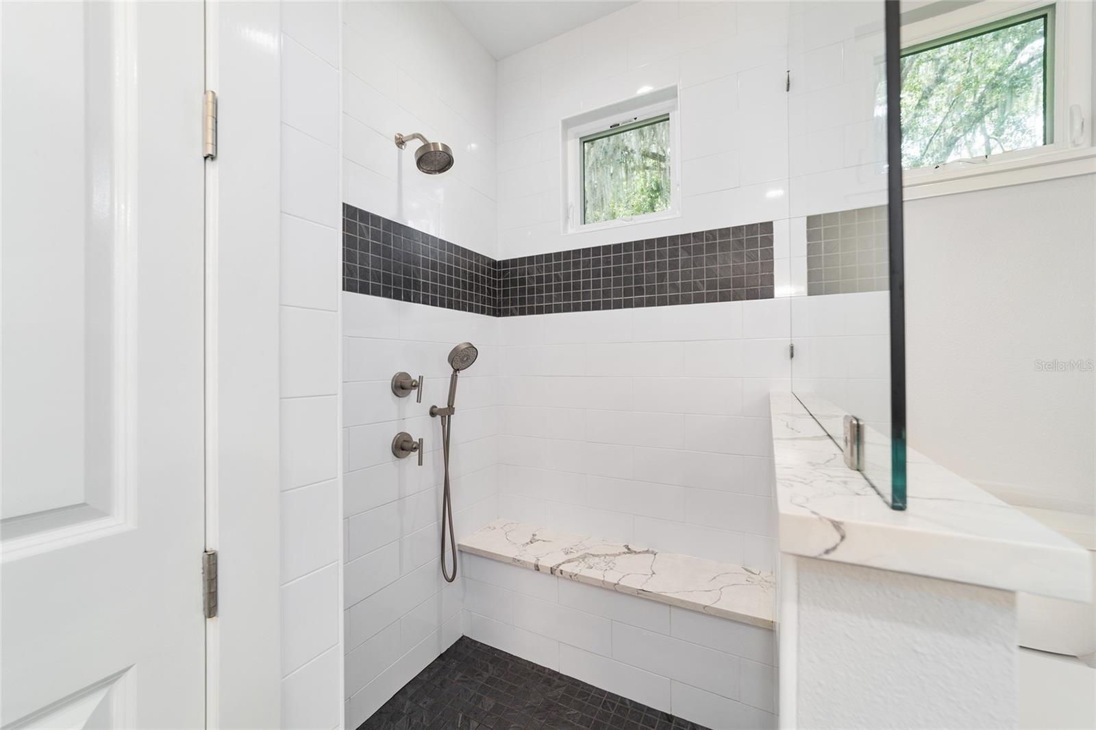 Image 34 of 58 For 1921 42nd Street
