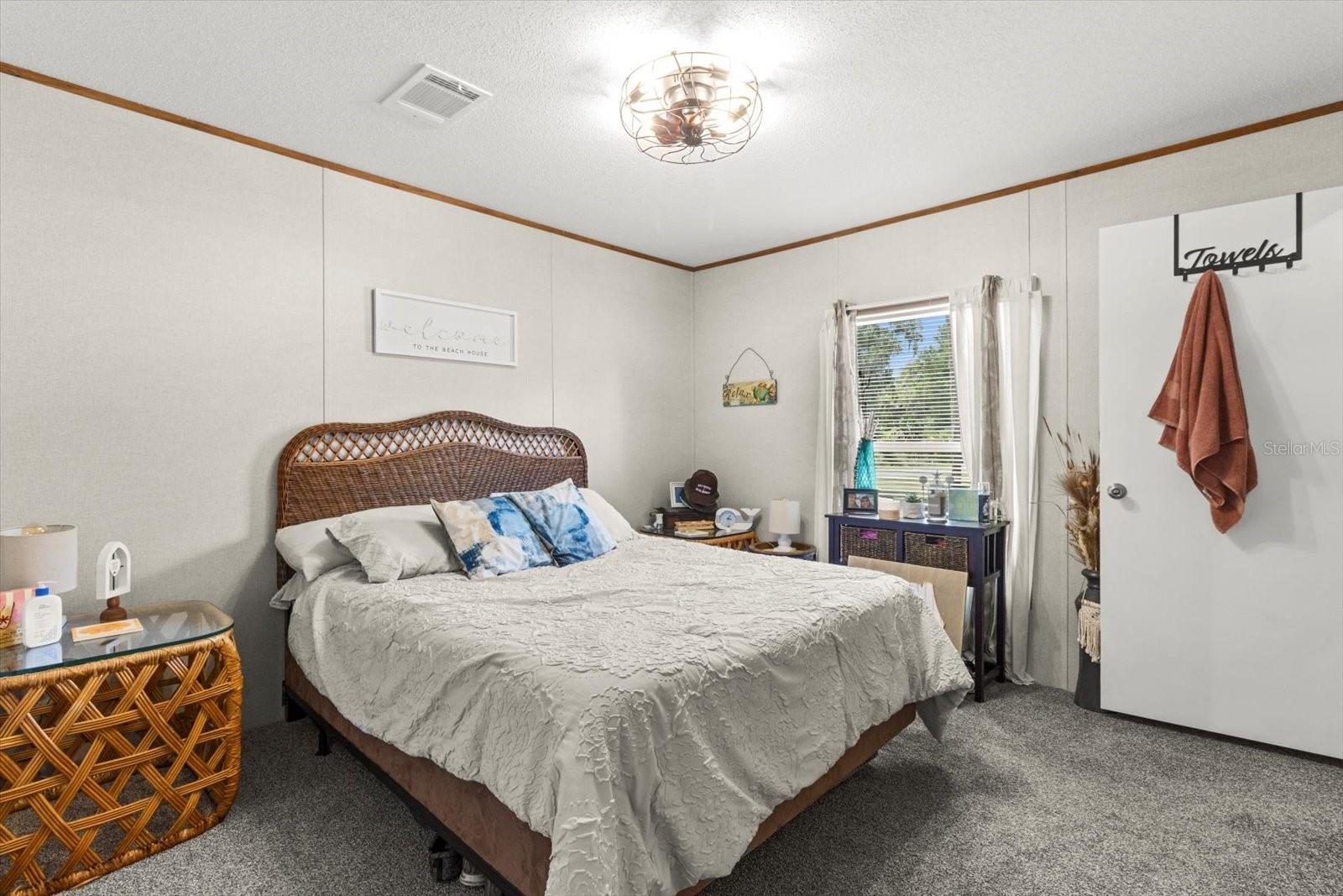 Listing photo id 15 for 609 Redbud Terrace