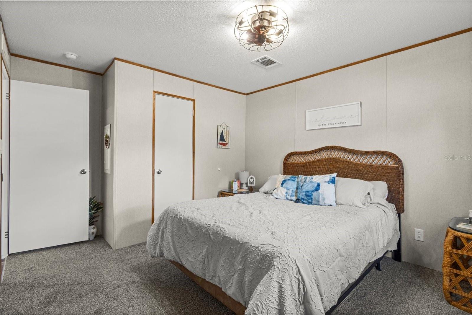 Listing photo id 16 for 609 Redbud Terrace