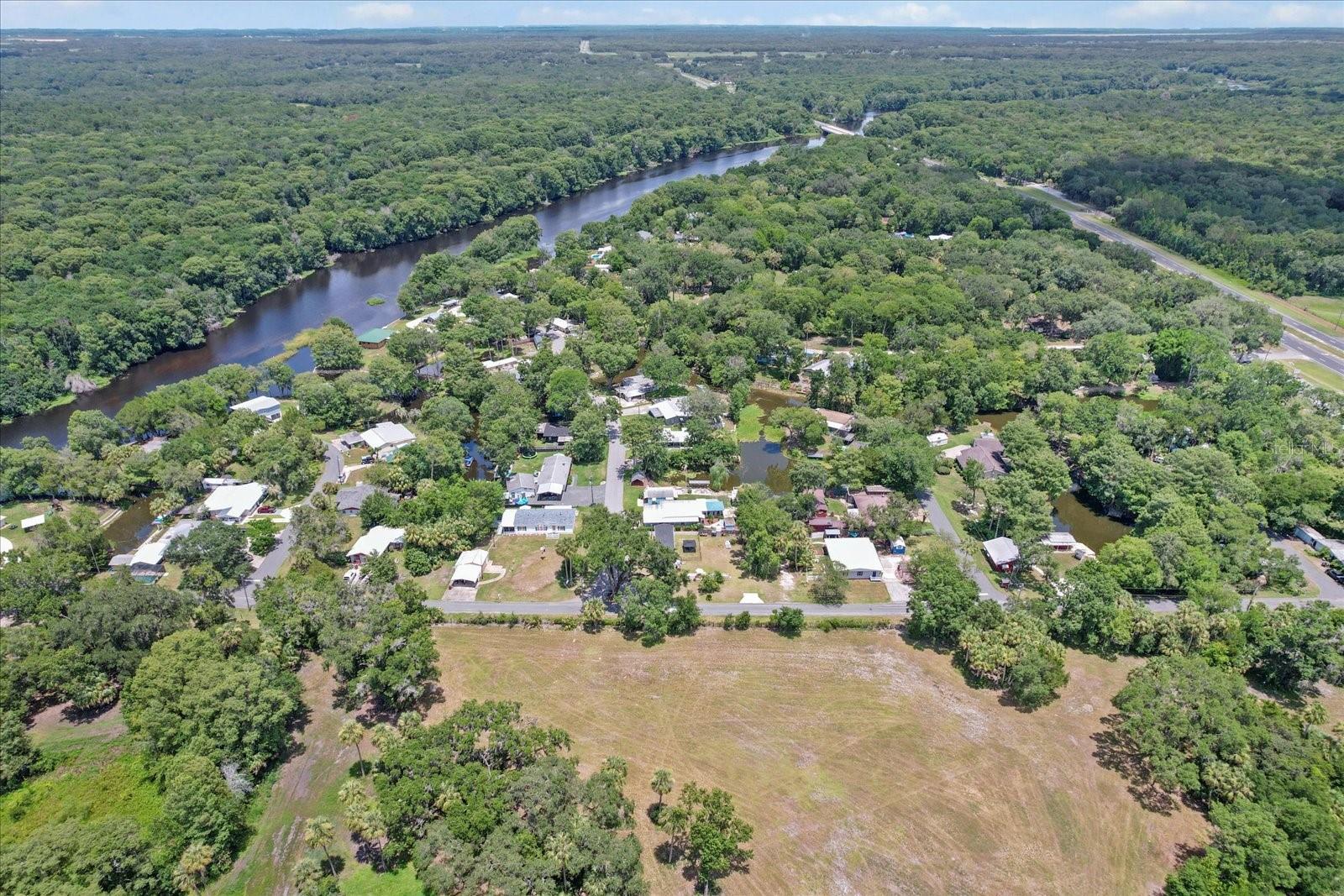 Listing photo id 35 for 609 Redbud Terrace