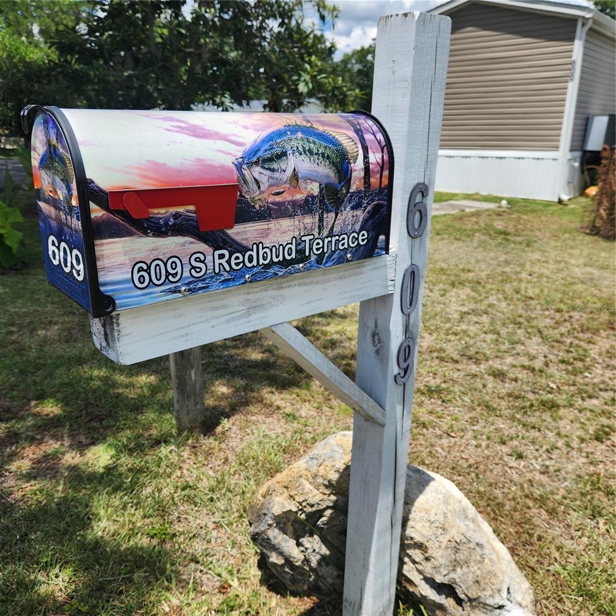 Listing photo id 40 for 609 Redbud Terrace